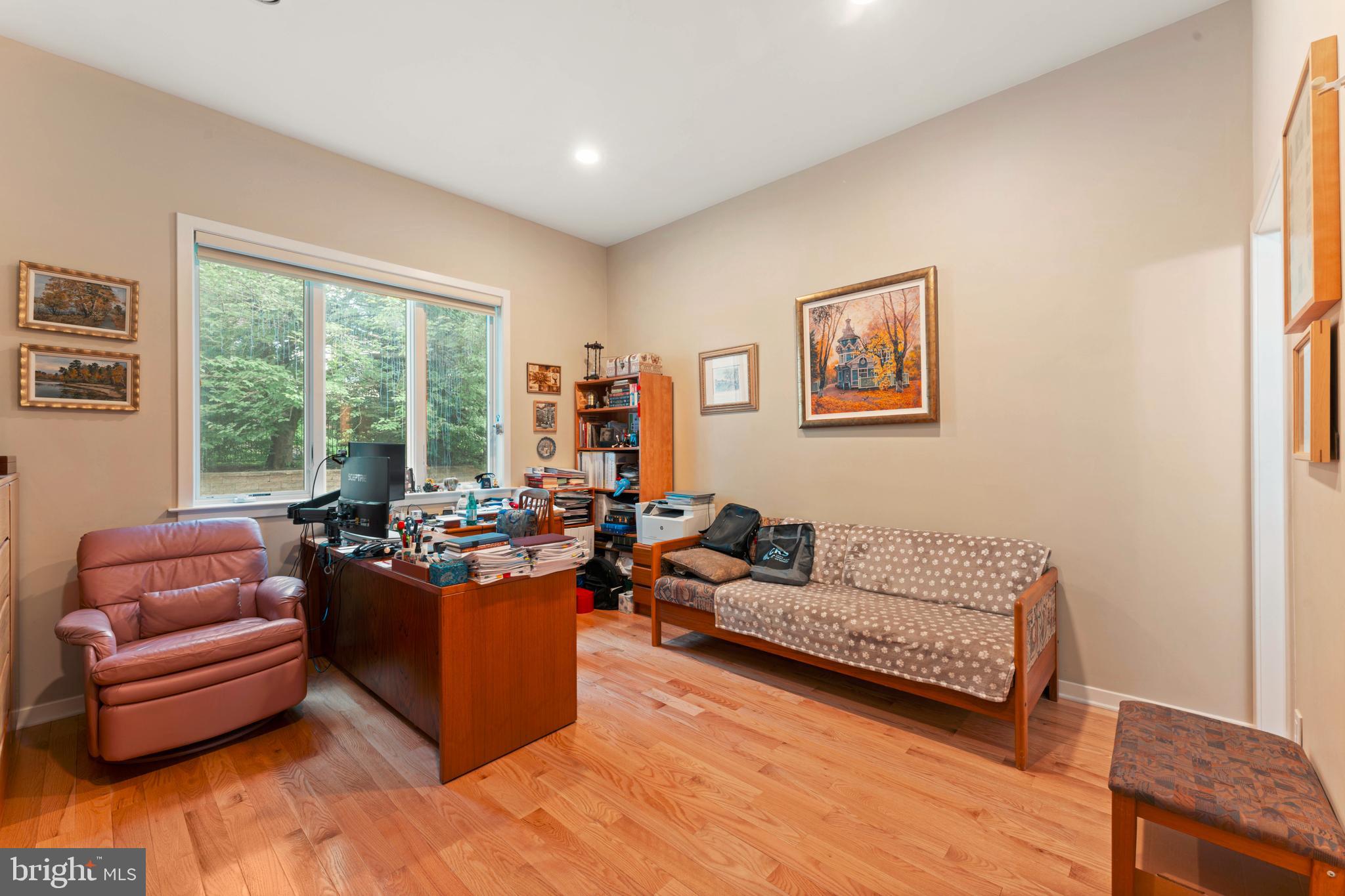HUNTINGDON VALLEY - Residential