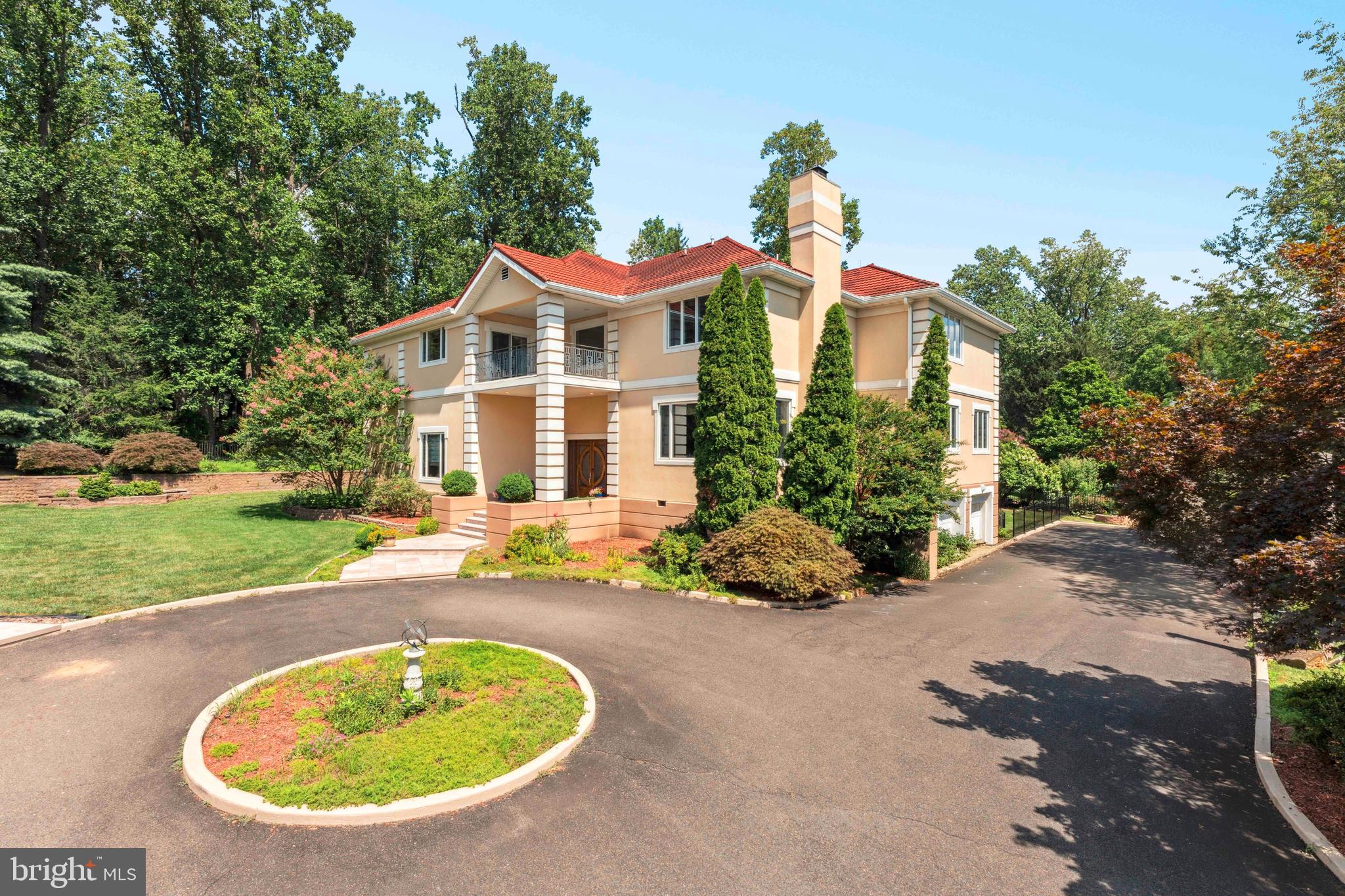 HUNTINGDON VALLEY - Residential