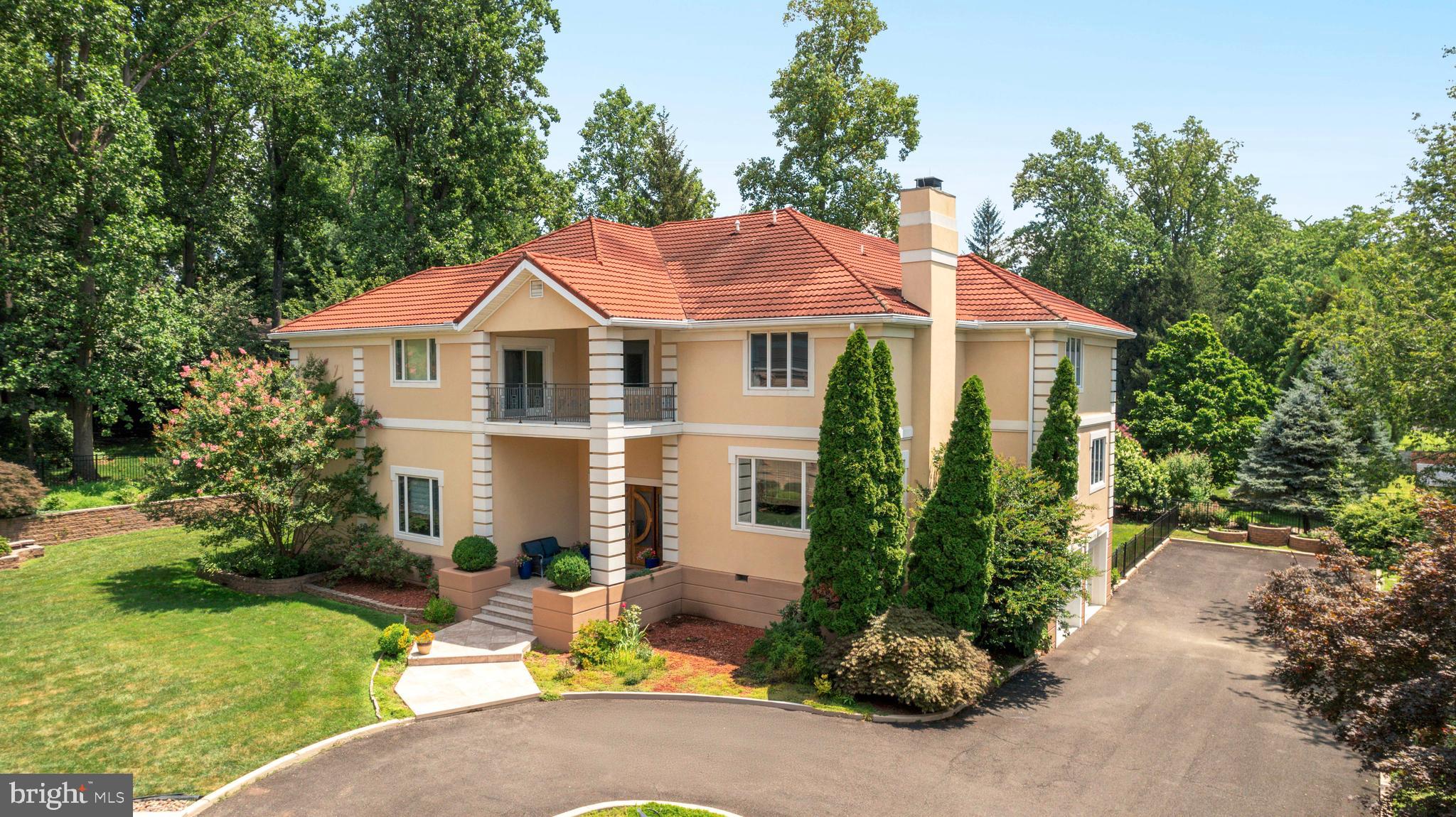 HUNTINGDON VALLEY - Residential
