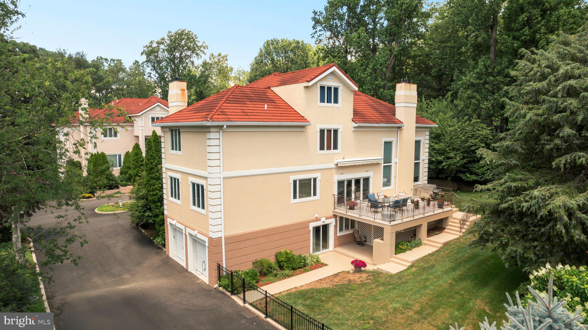 HUNTINGDON VALLEY - Residential