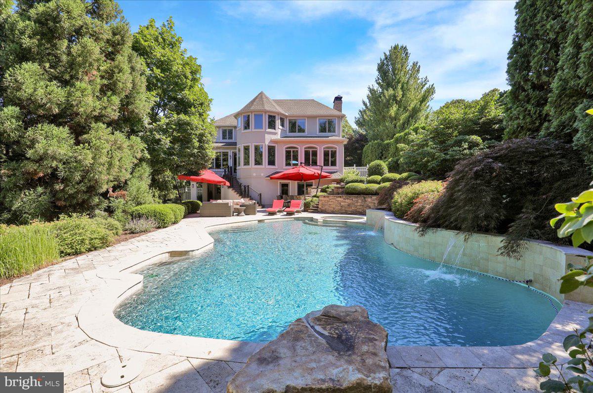 BIRDLAND - Residential
