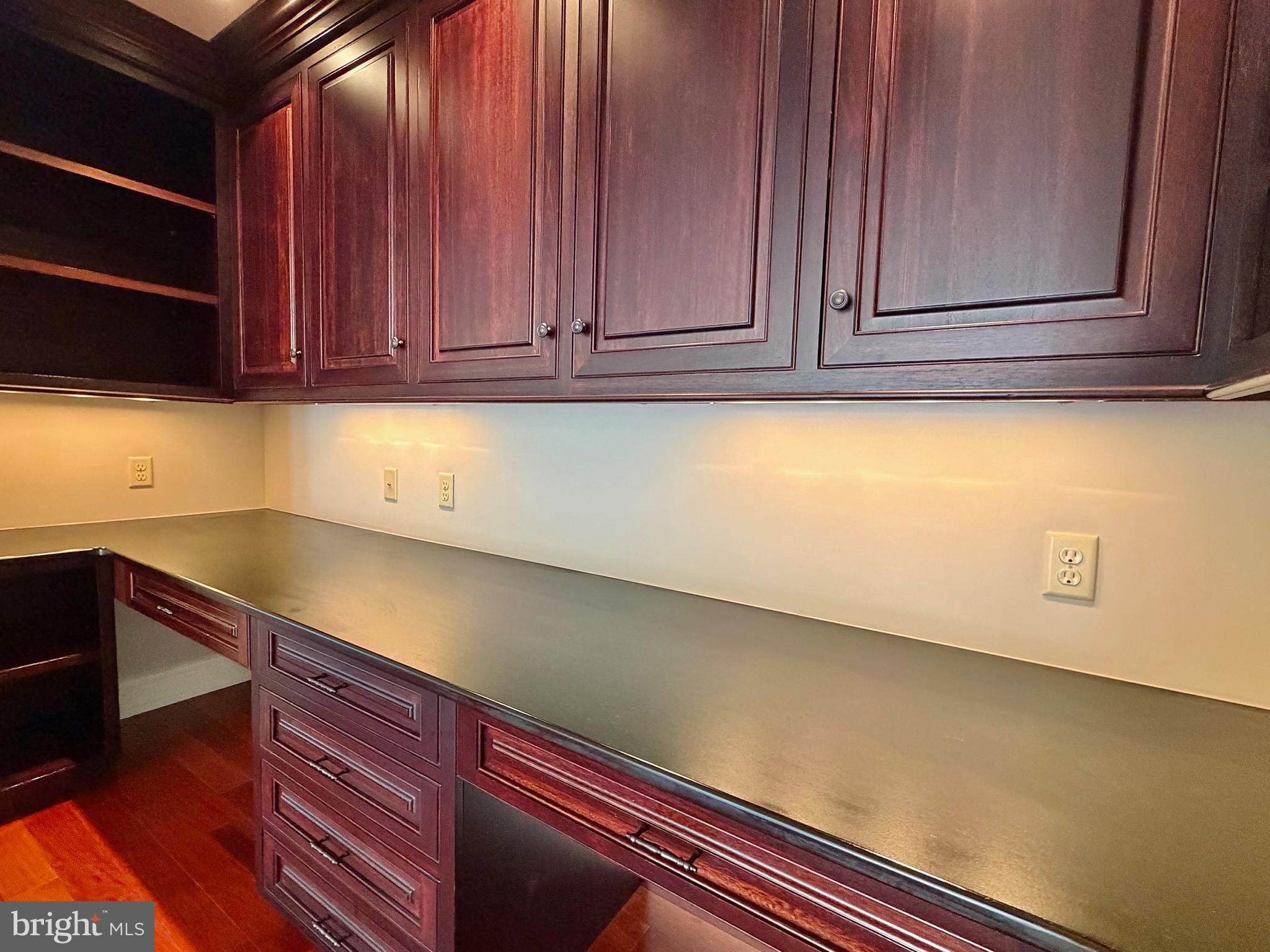 BIRDLAND - Residential