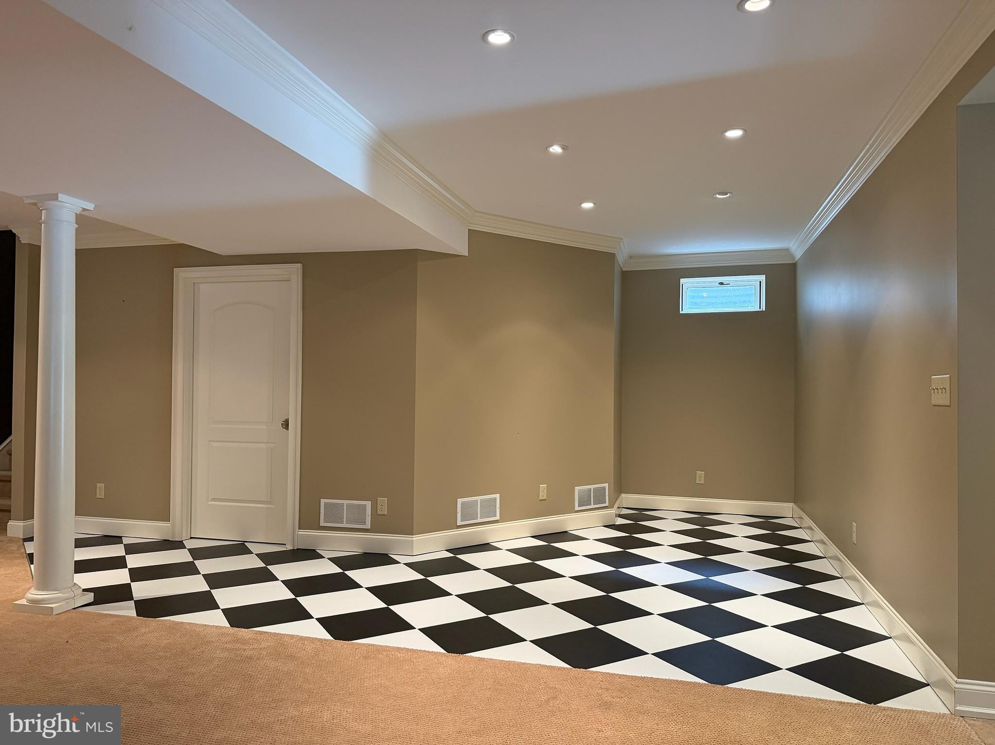 BIRDLAND - Residential