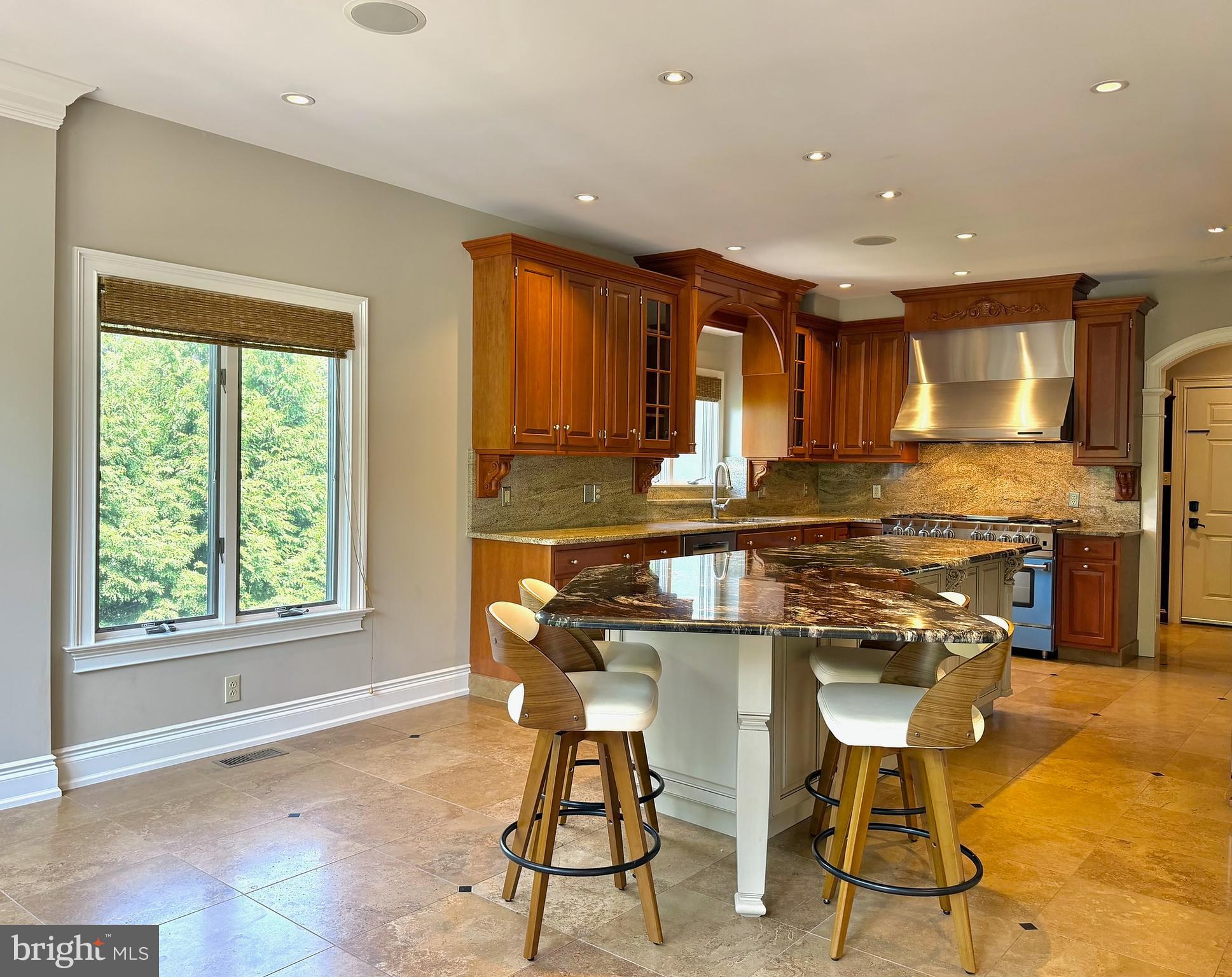 BIRDLAND - Residential