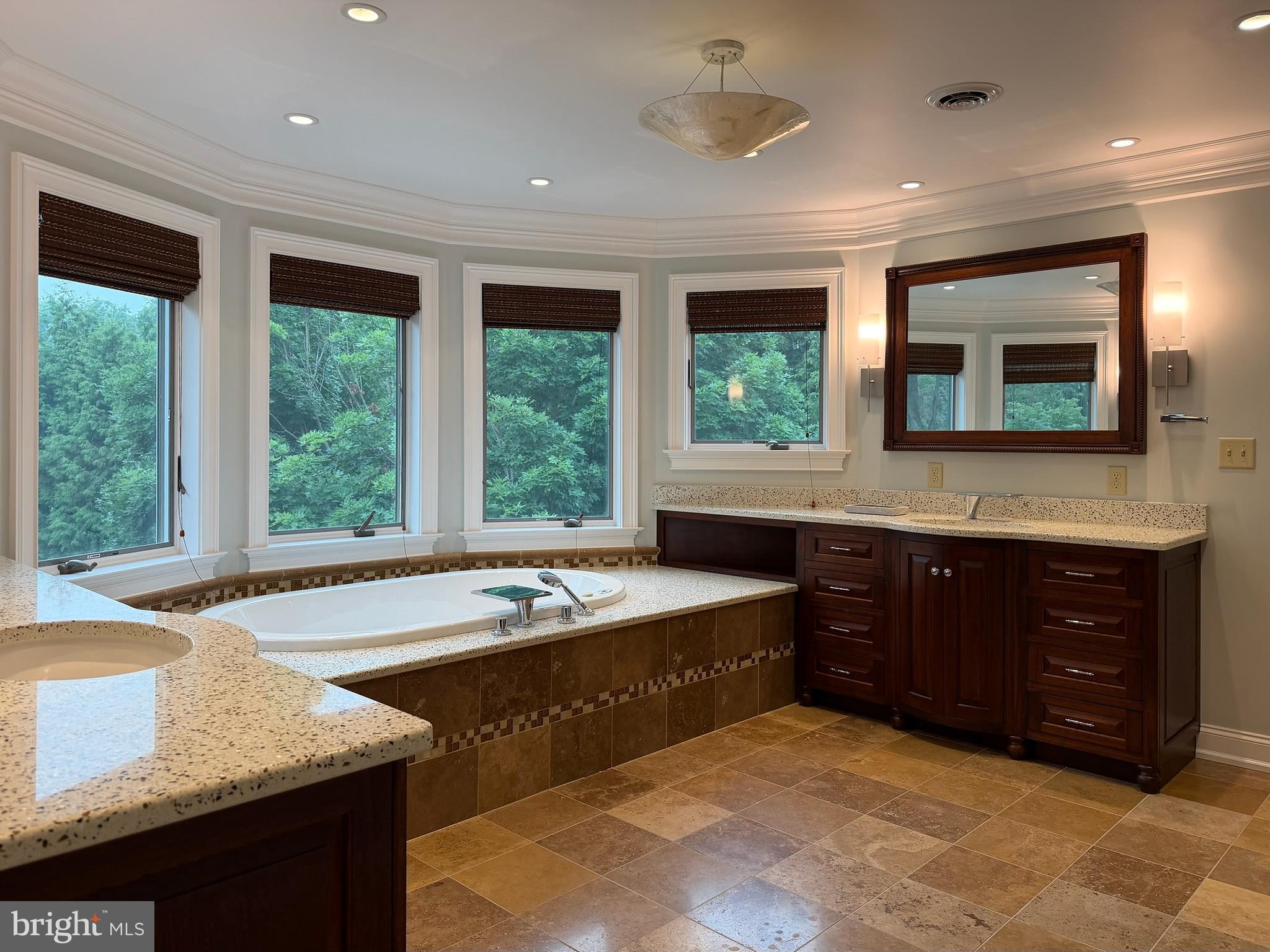 BIRDLAND - Residential