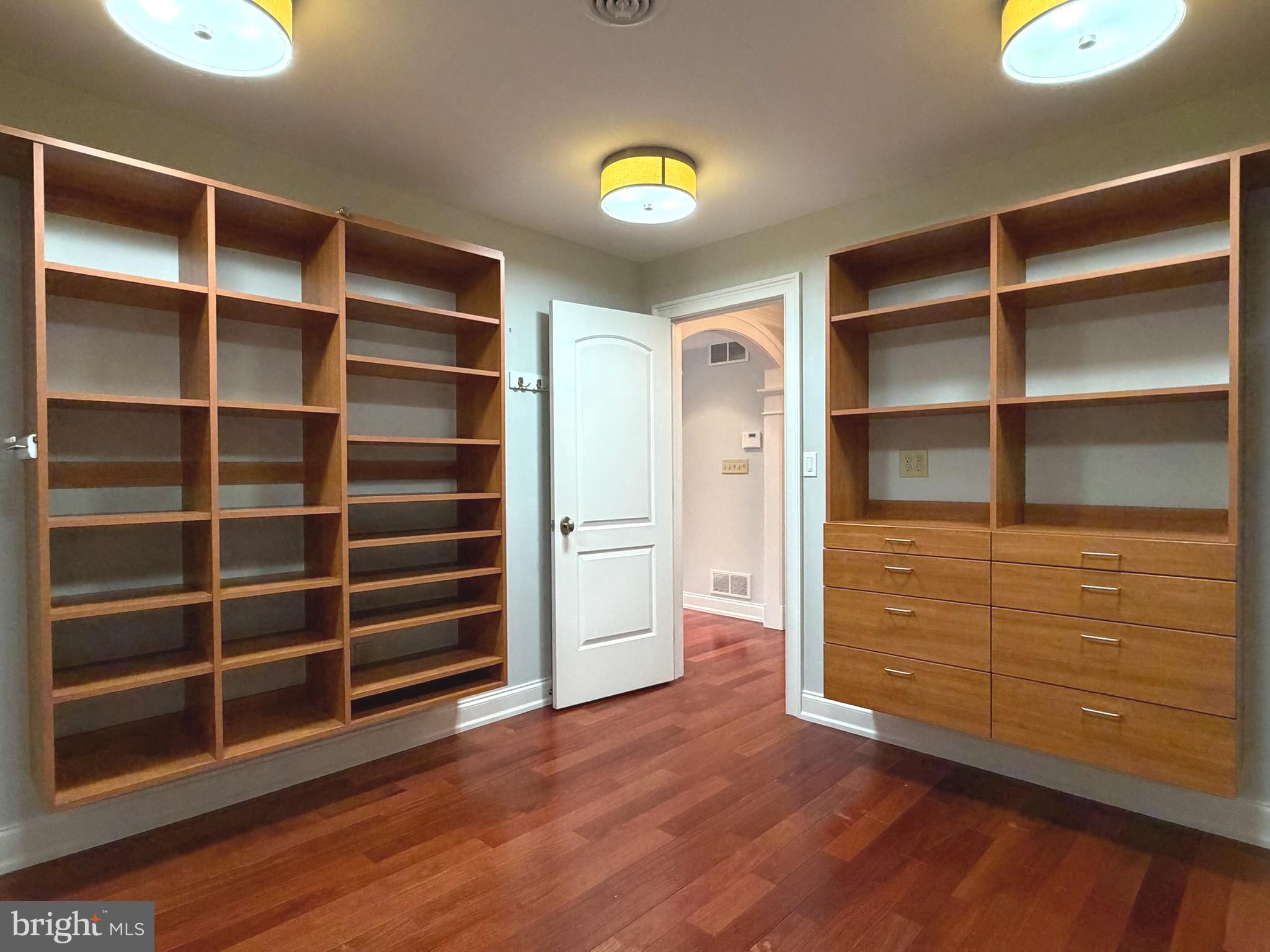 BIRDLAND - Residential
