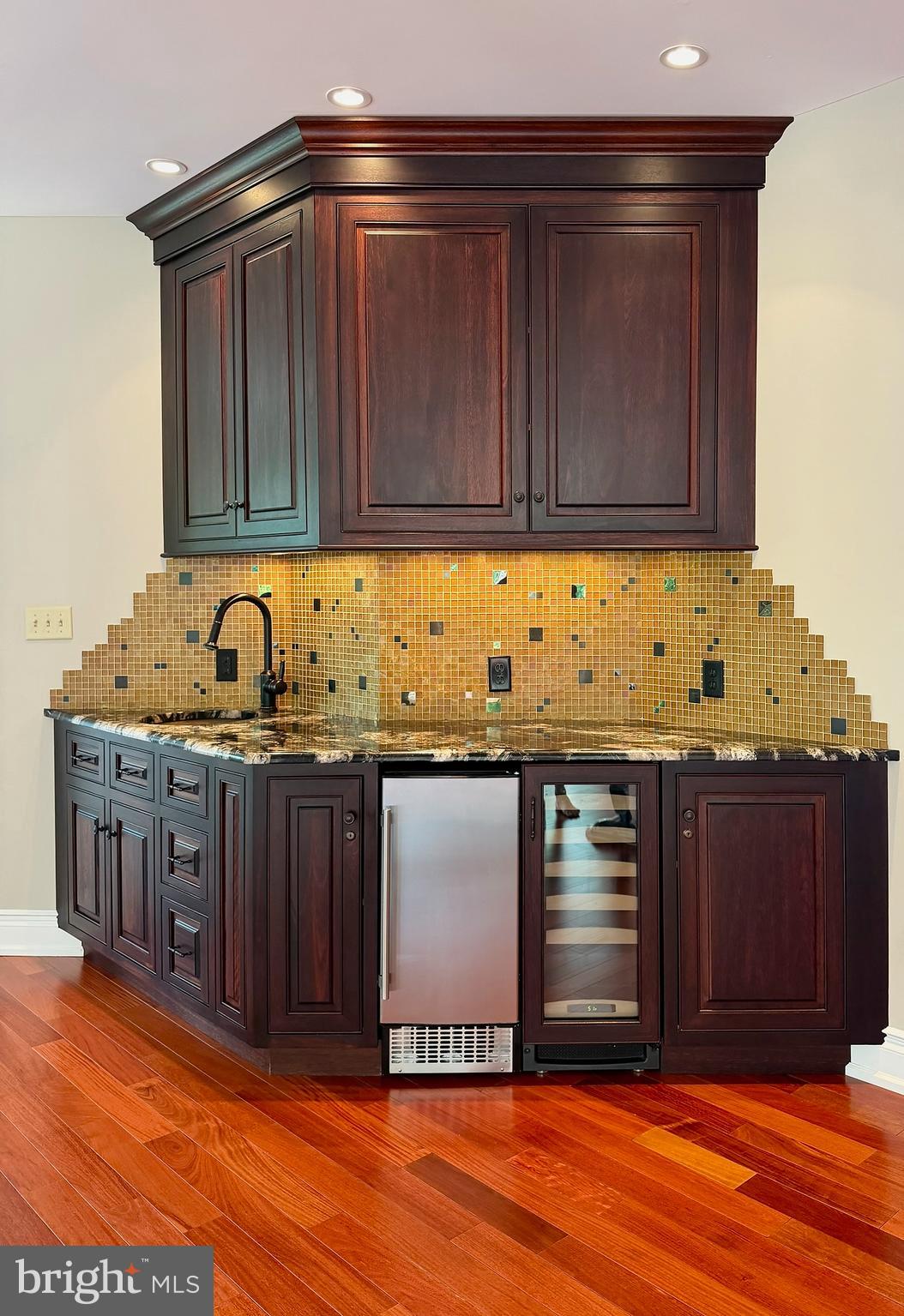 BIRDLAND - Residential