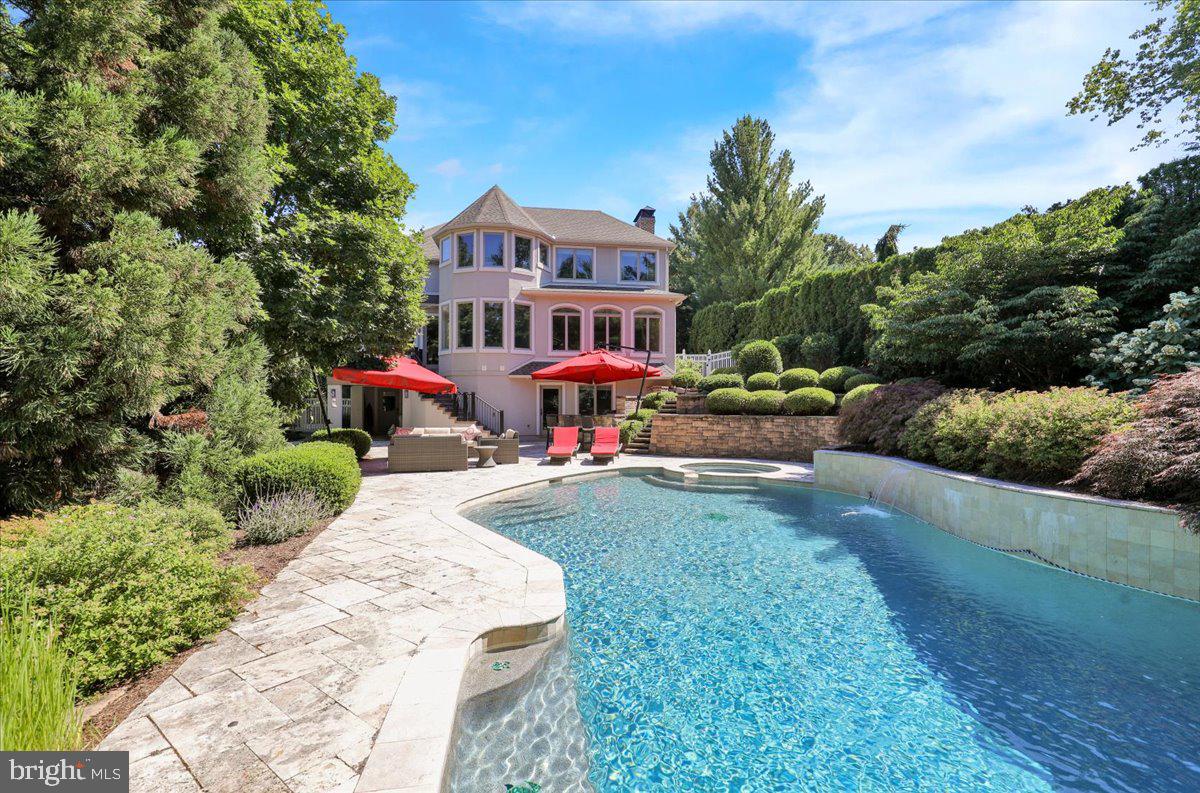 BIRDLAND - Residential