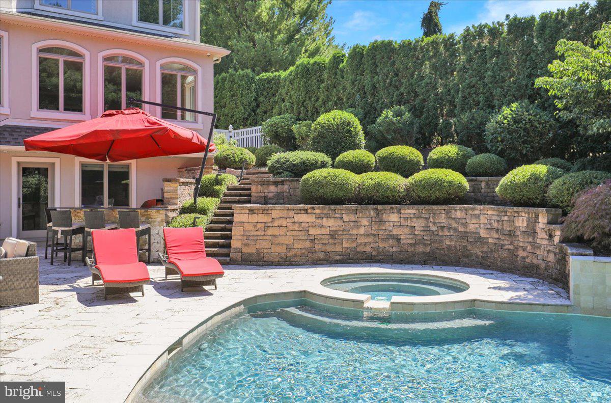 BIRDLAND - Residential