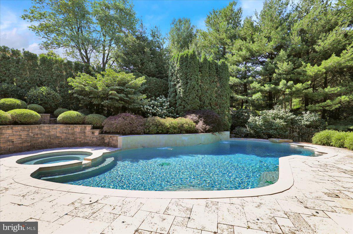 BIRDLAND - Residential