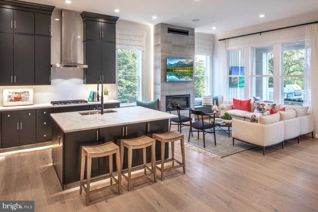 REGENCY AT WATERSIDE - Residential
