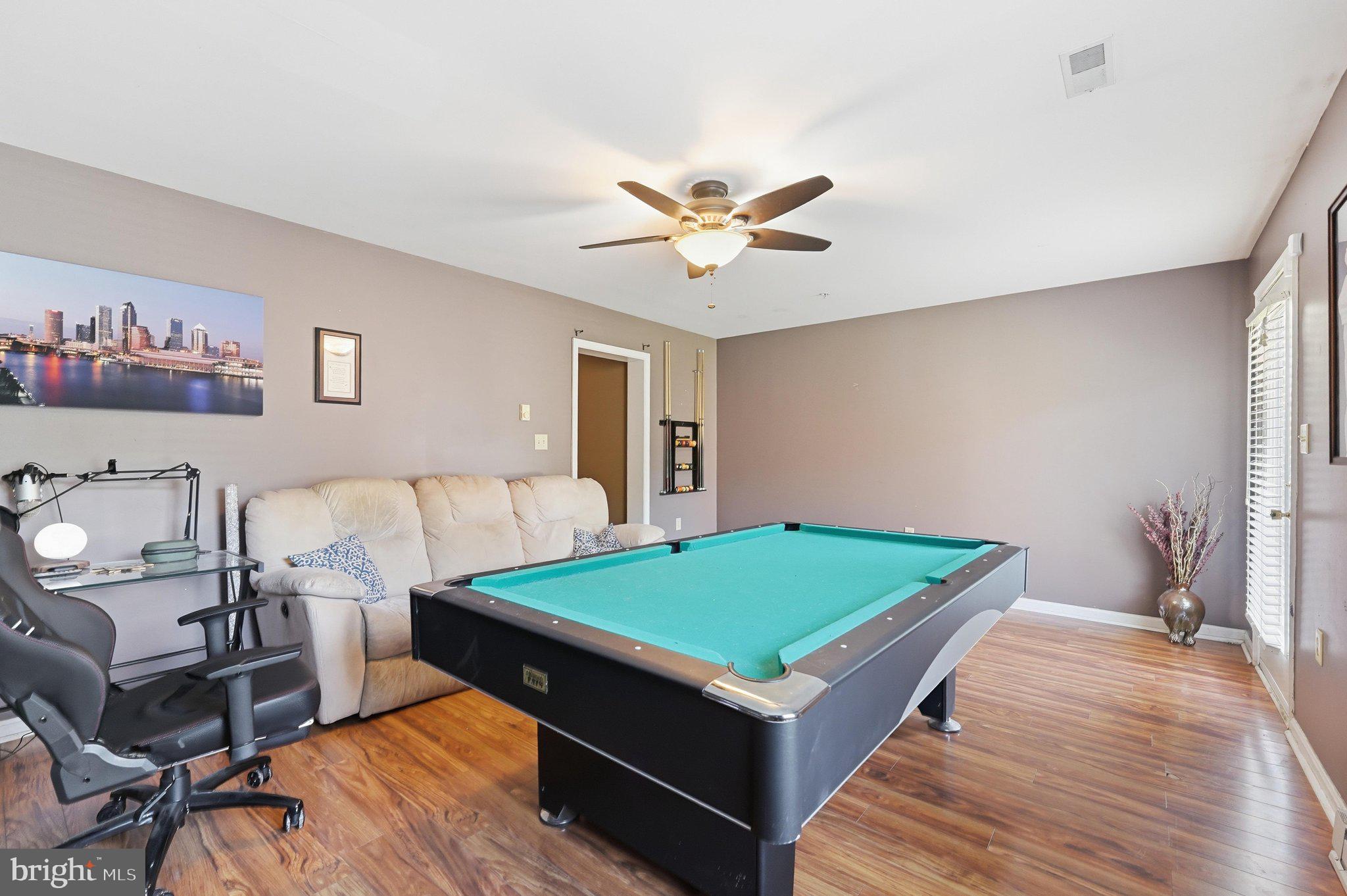 PANGBORN PARK - Residential