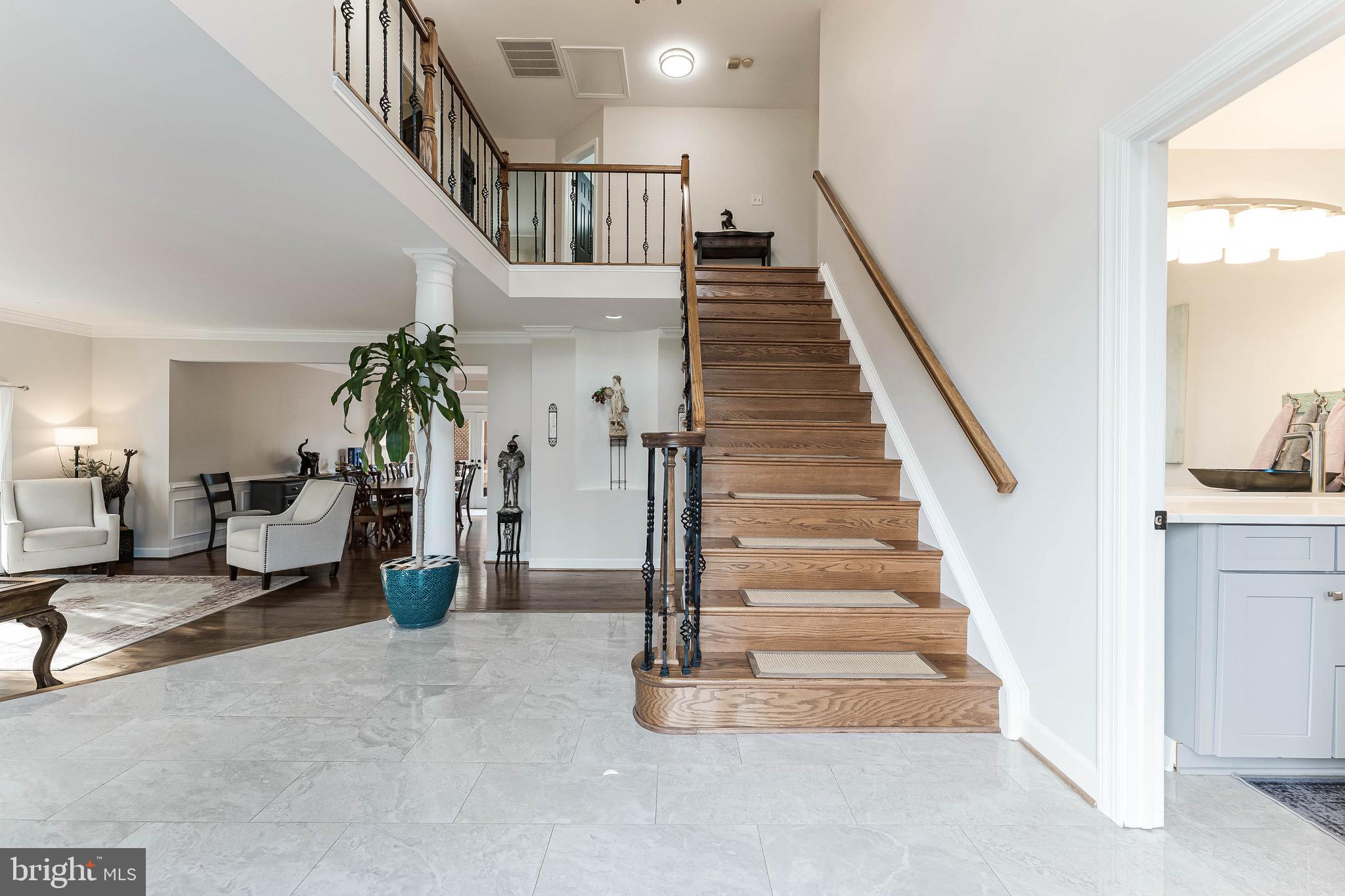 MEADOW HALL - Residential