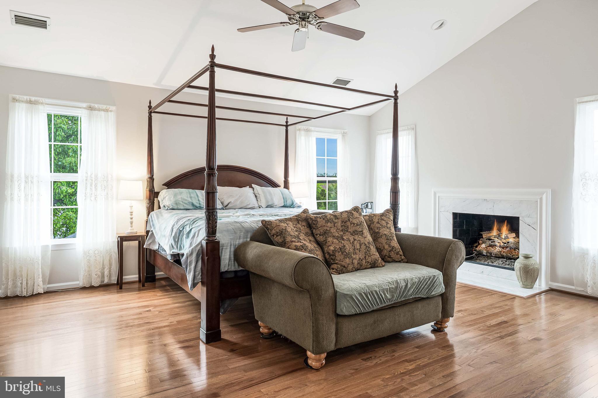 MEADOW HALL - Residential