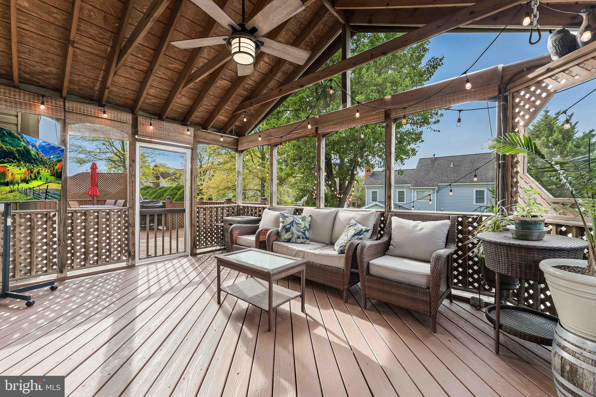 MEADOW HALL - Residential