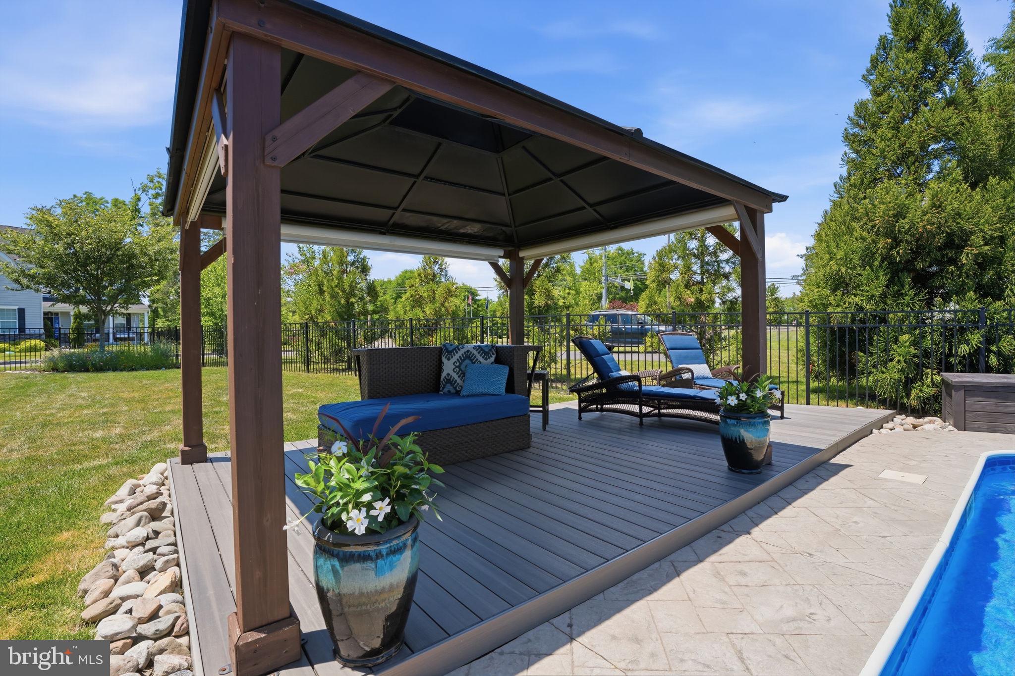 OAKVIEW ESTATES - Residential
