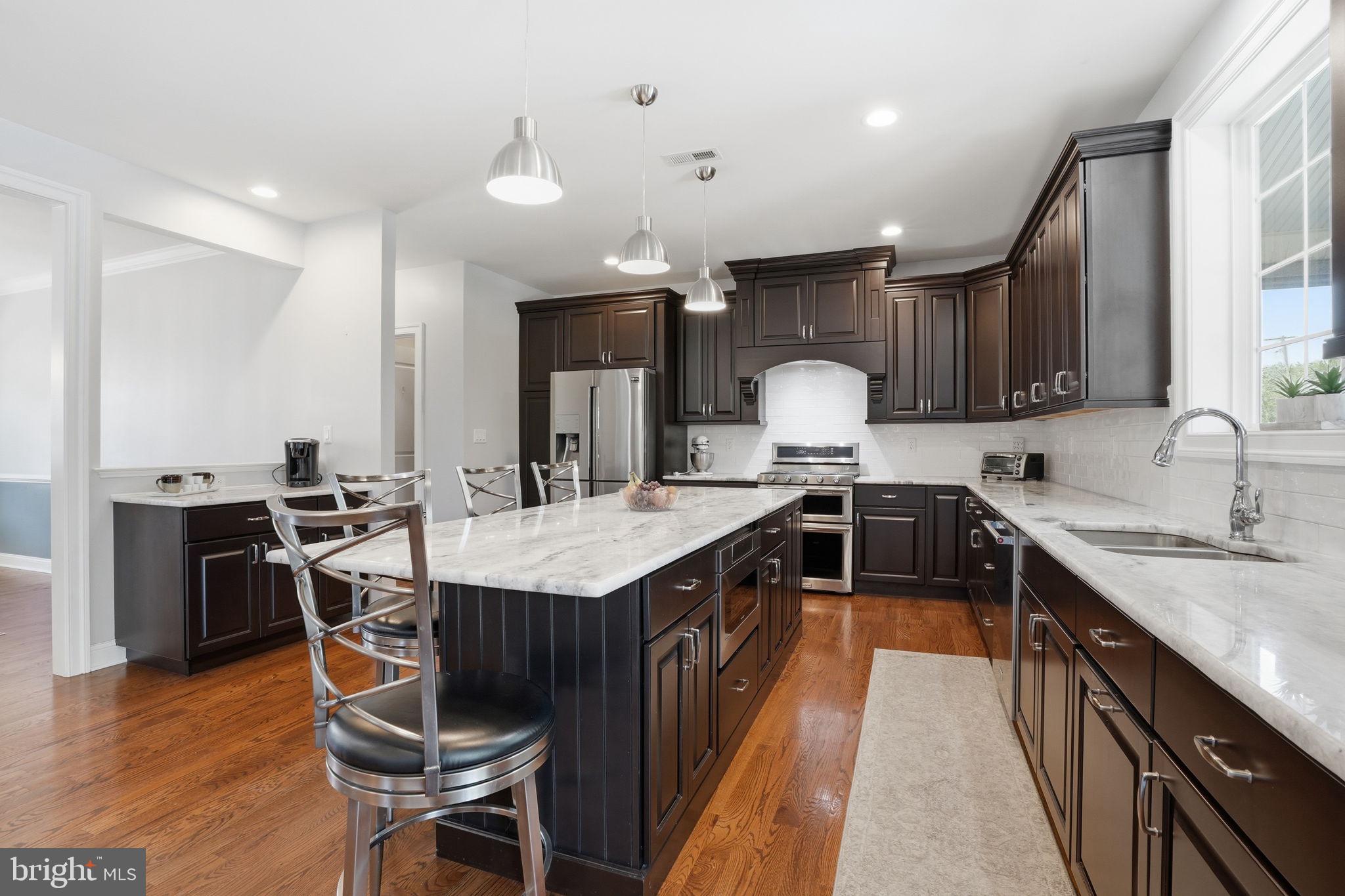 OAKVIEW ESTATES - Residential