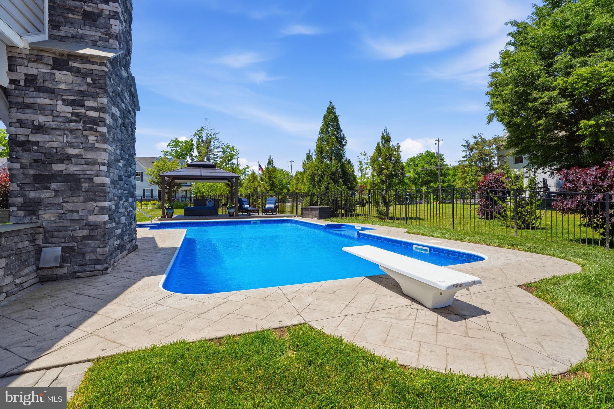 OAKVIEW ESTATES - Residential