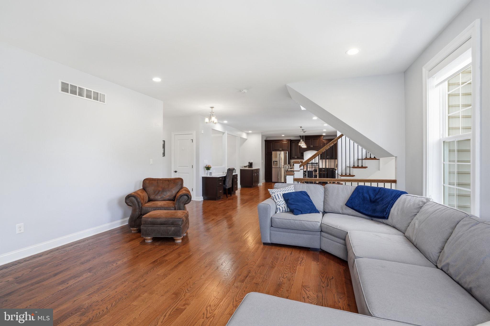 OAKVIEW ESTATES - Residential