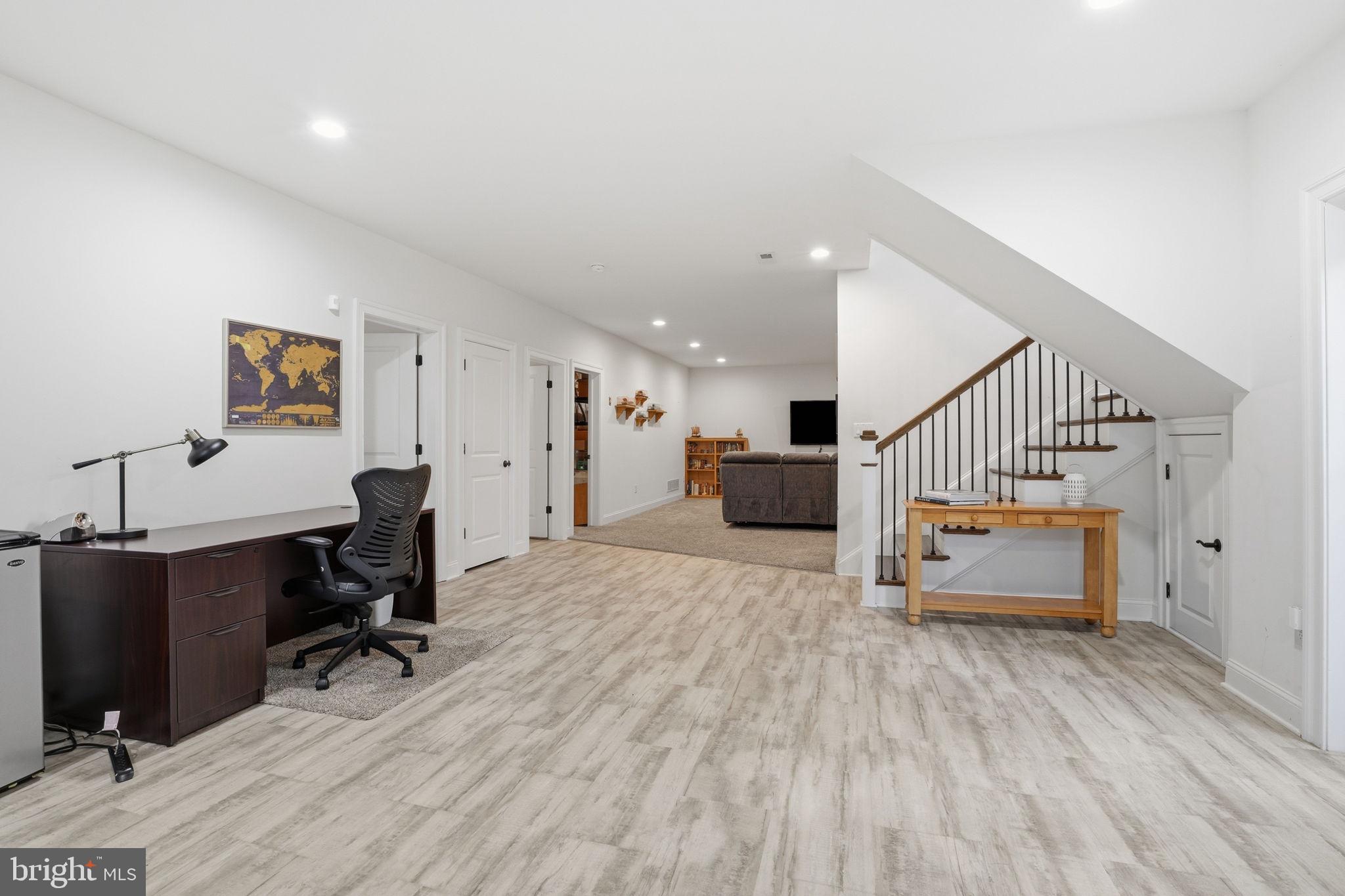 OAKVIEW ESTATES - Residential