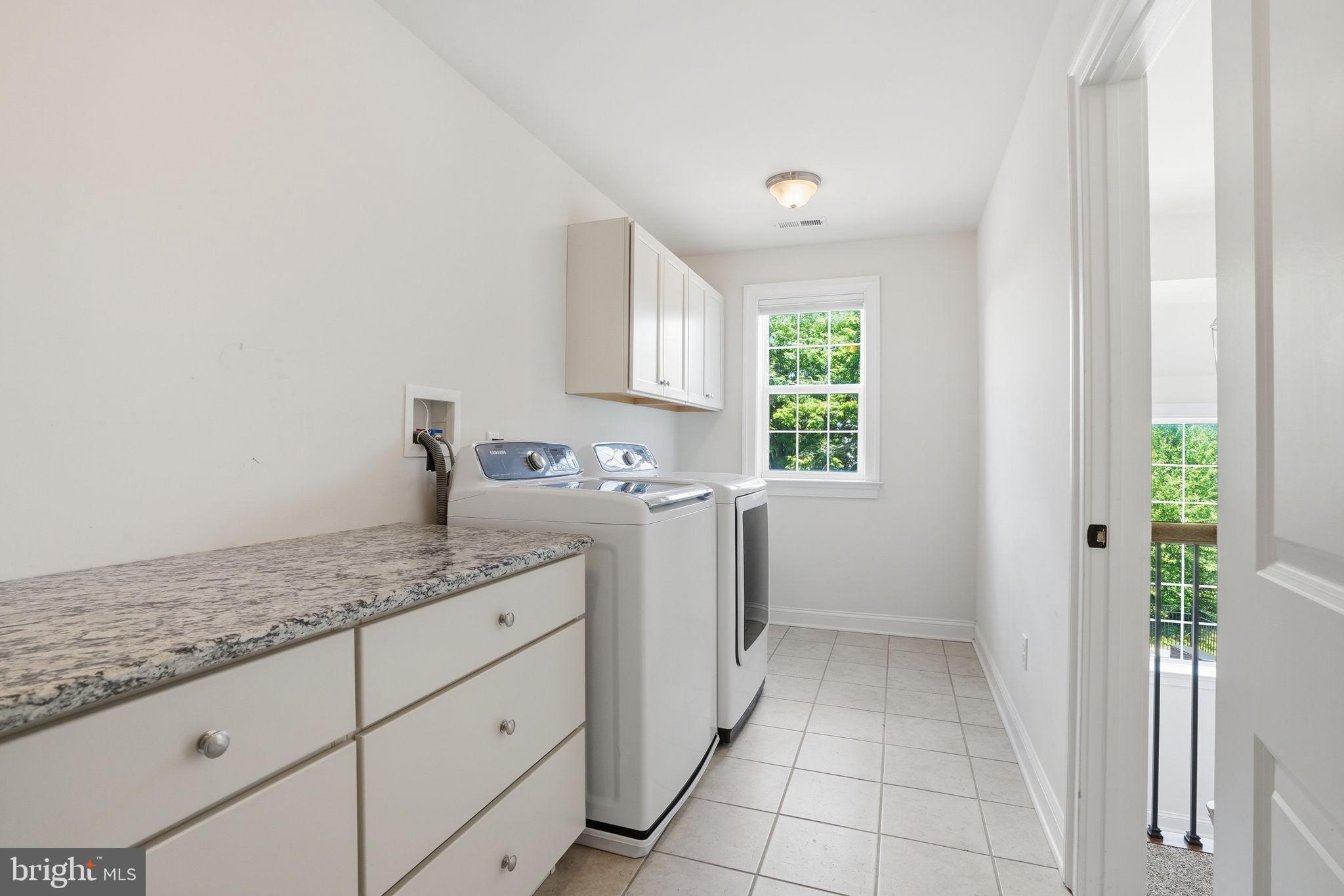 OAKVIEW ESTATES - Residential