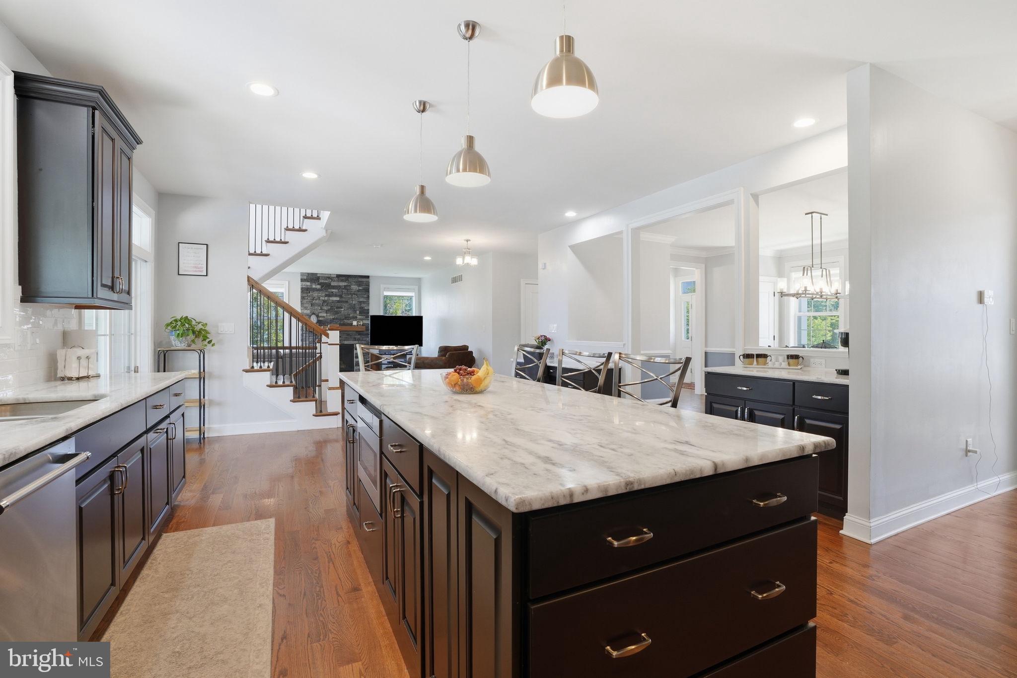 OAKVIEW ESTATES - Residential