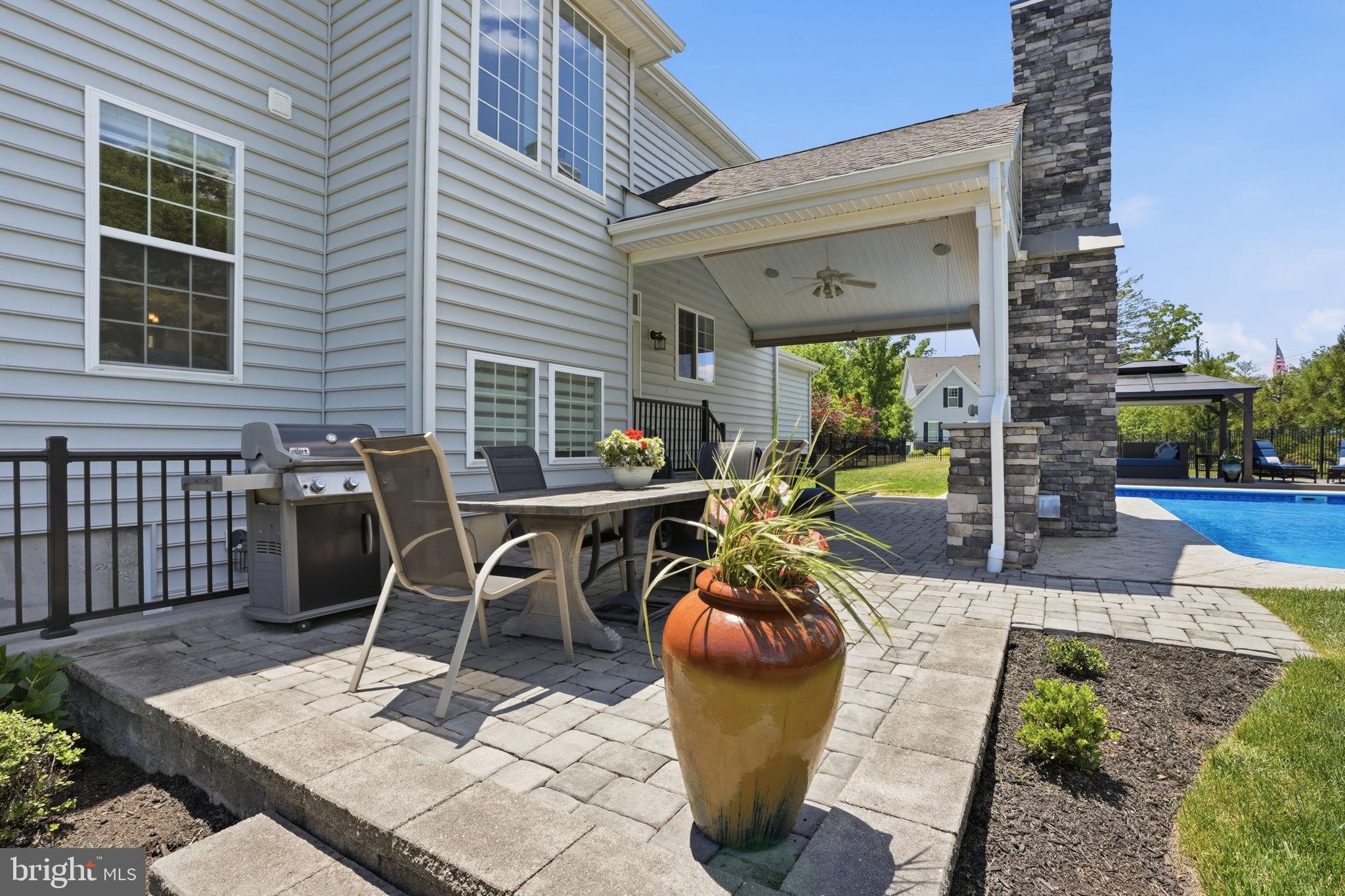 OAKVIEW ESTATES - Residential