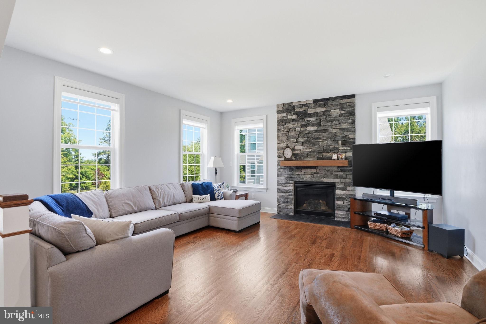 OAKVIEW ESTATES - Residential