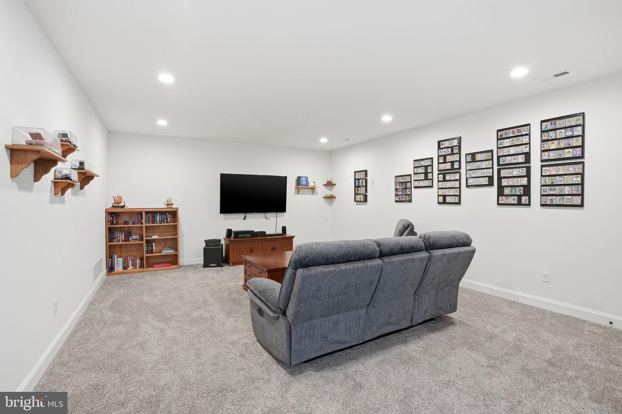 OAKVIEW ESTATES - Residential