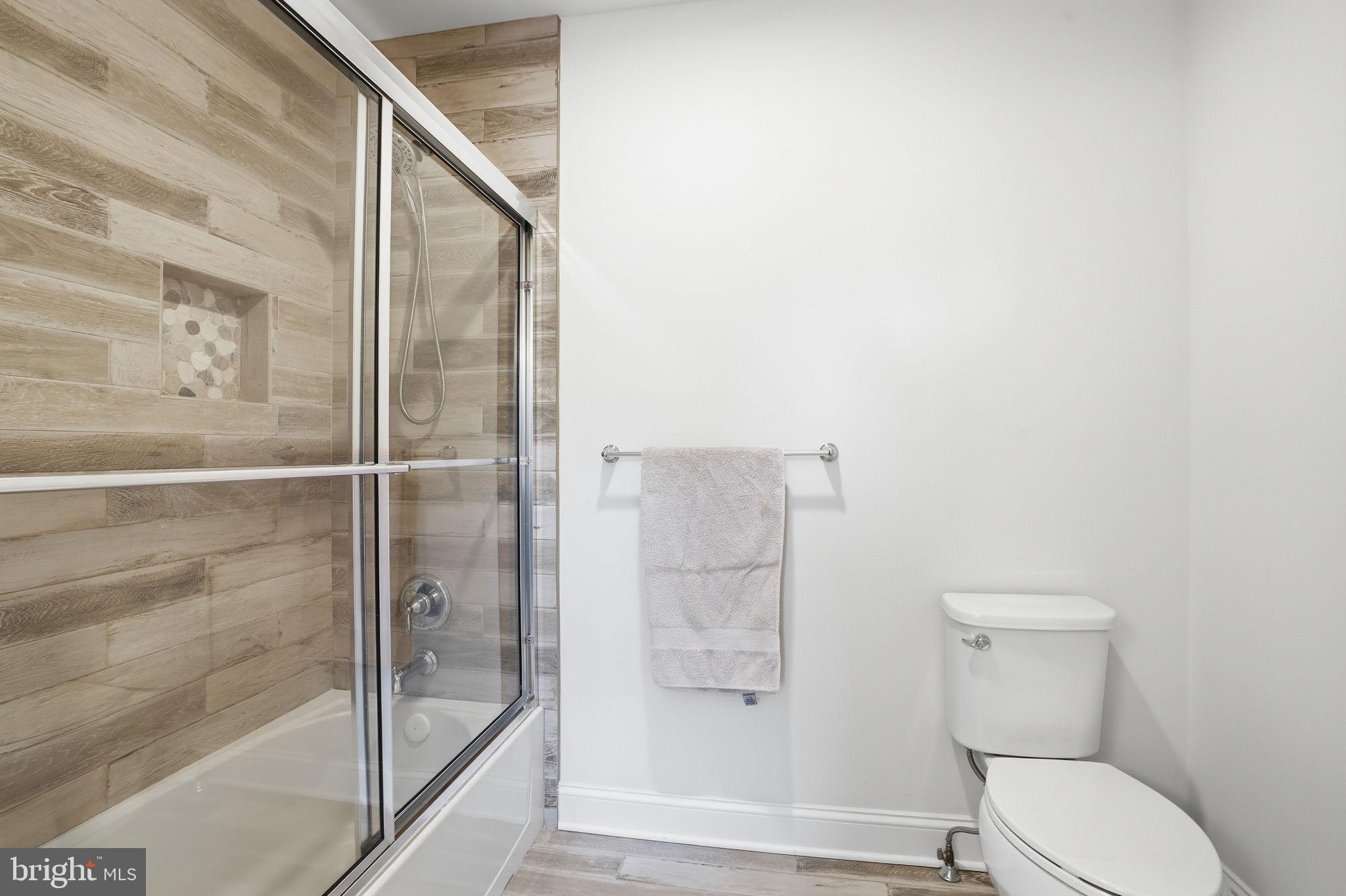 OAKVIEW ESTATES - Residential