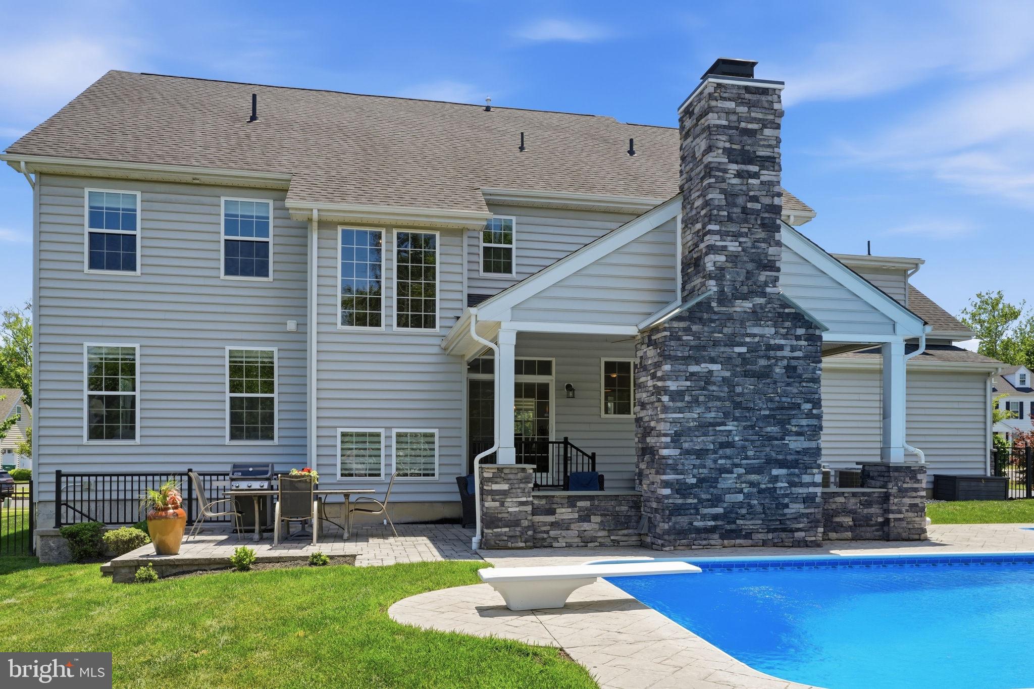OAKVIEW ESTATES - Residential