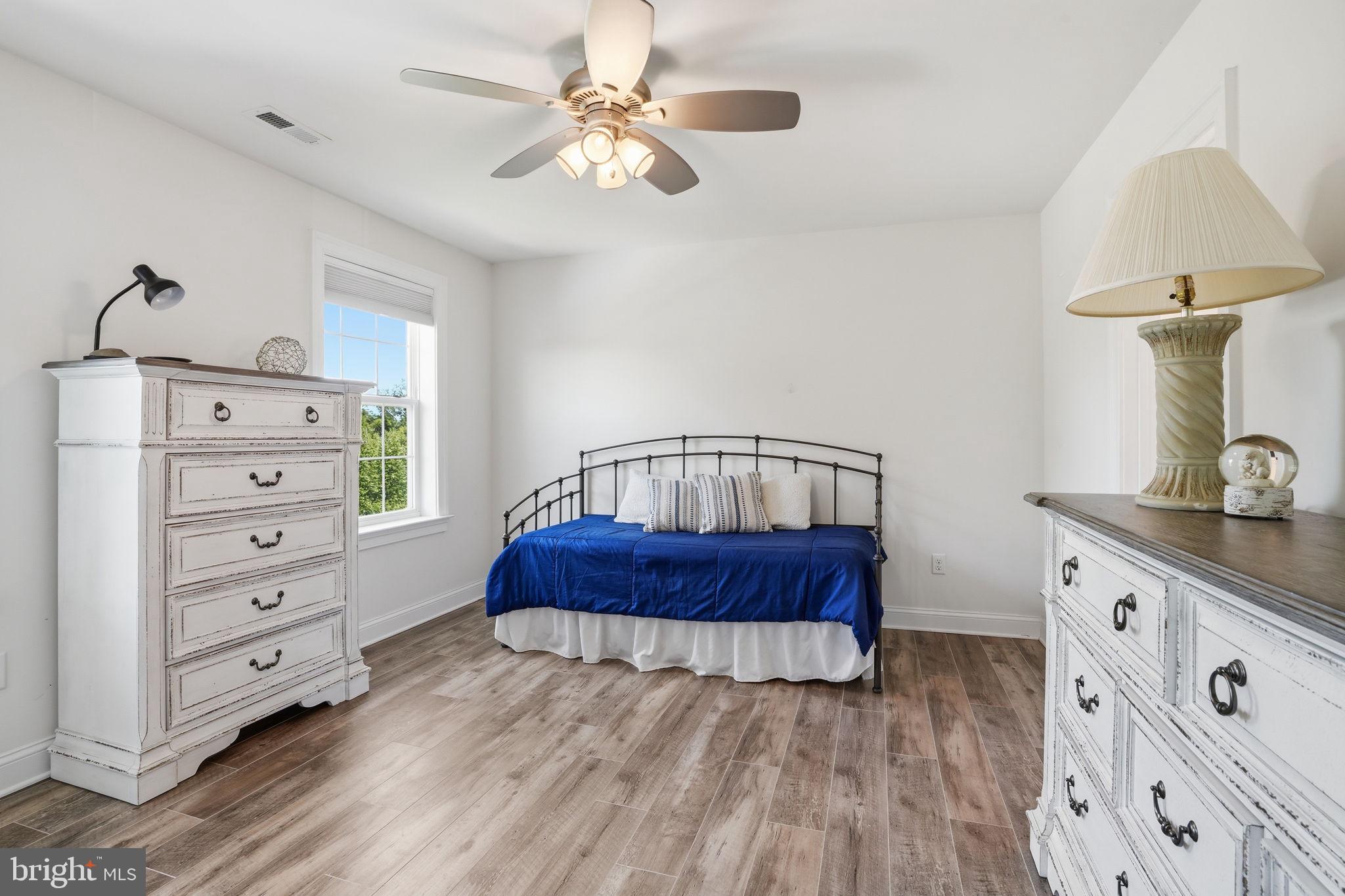 OAKVIEW ESTATES - Residential