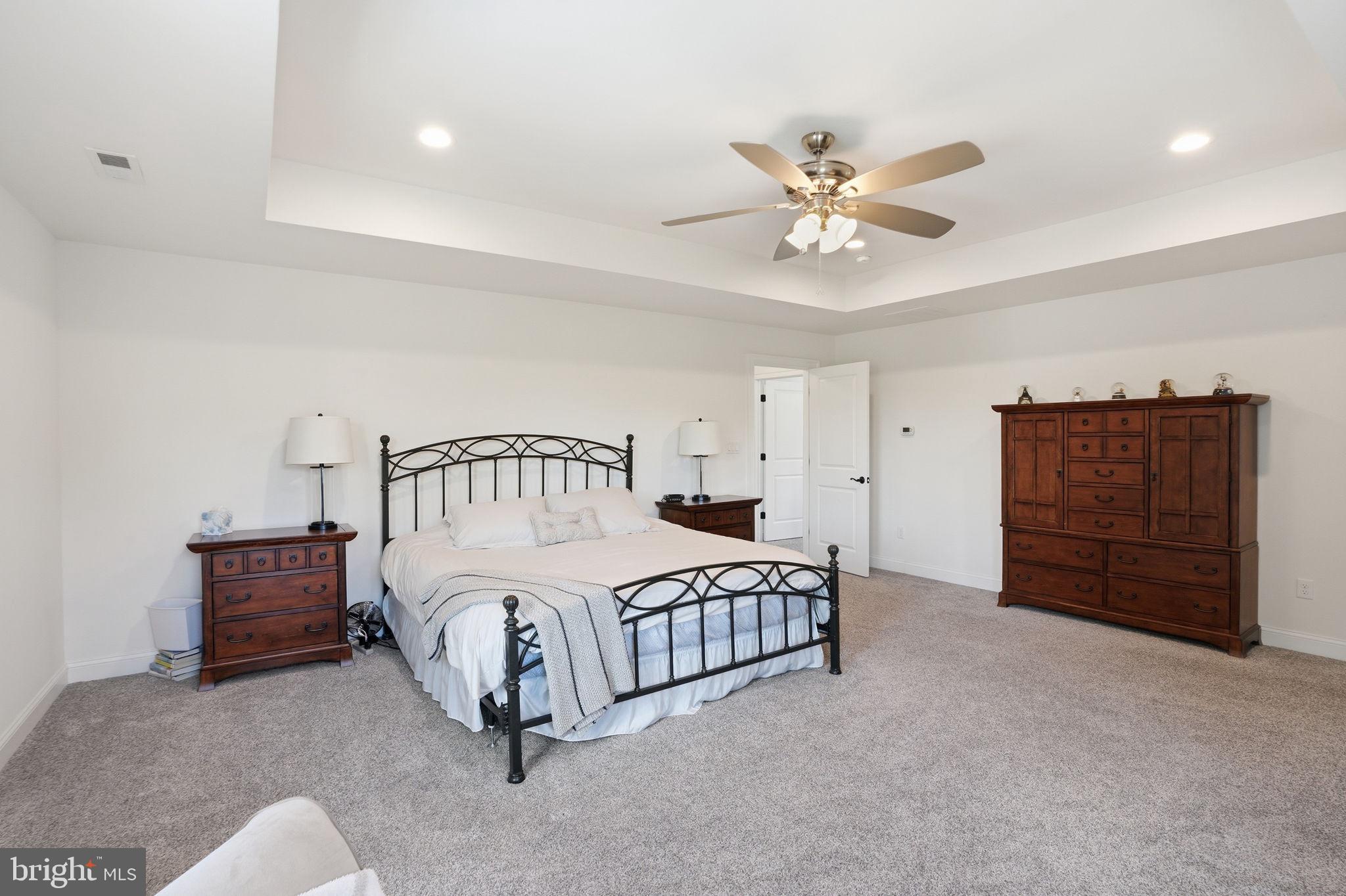 OAKVIEW ESTATES - Residential