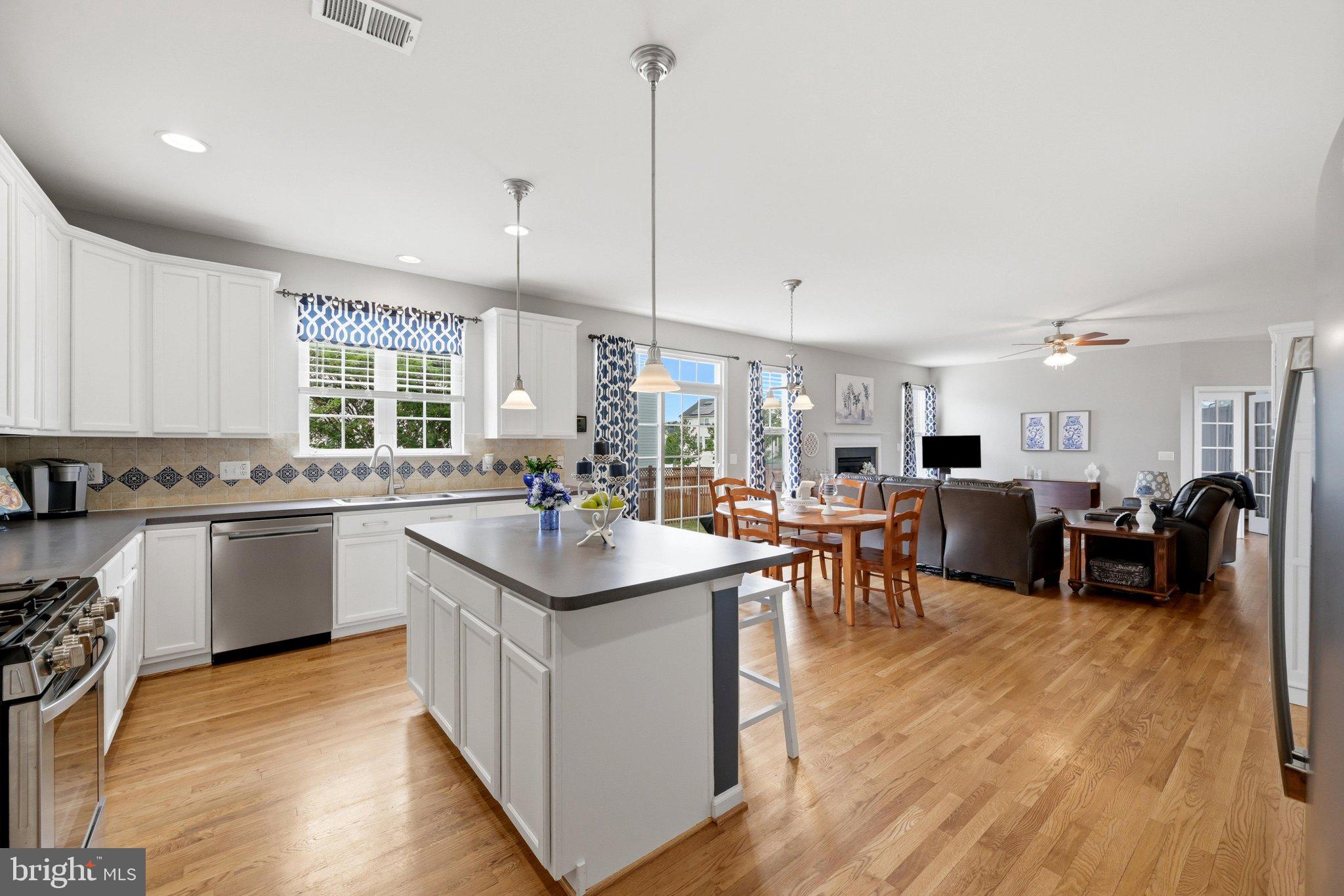WAKELAND MANOR - Residential