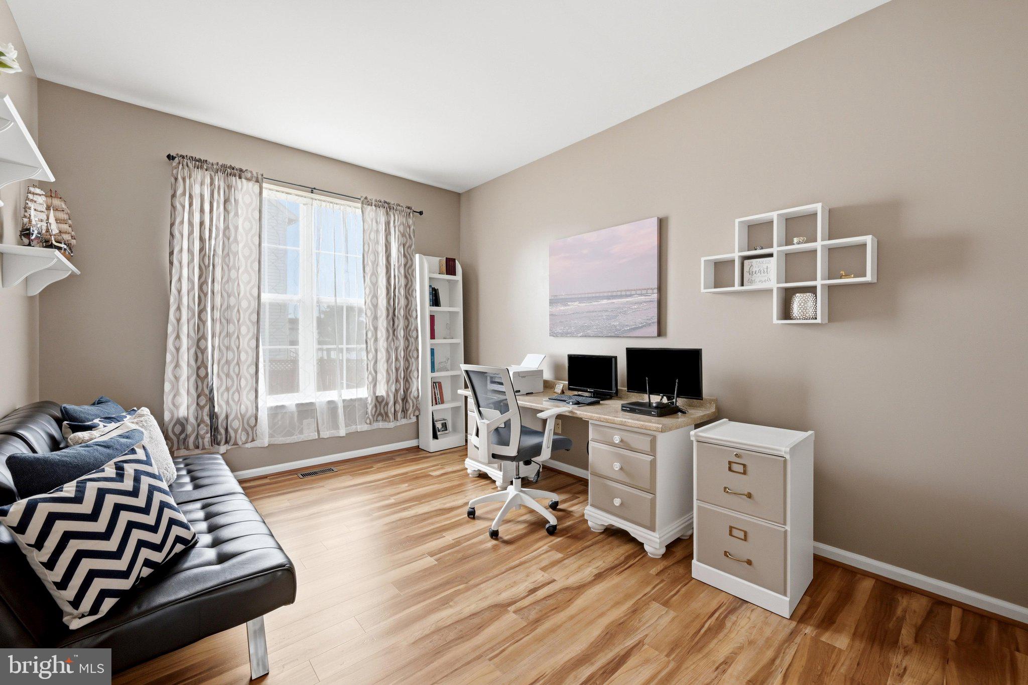 WAKELAND MANOR - Residential