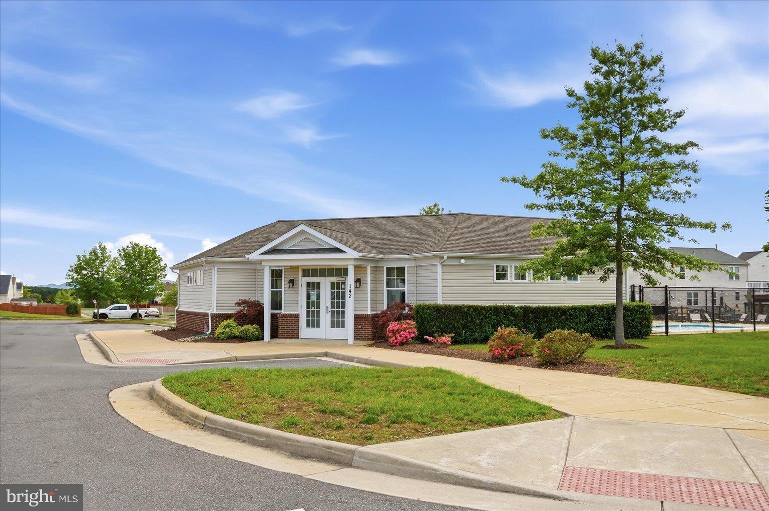 WAKELAND MANOR - Residential