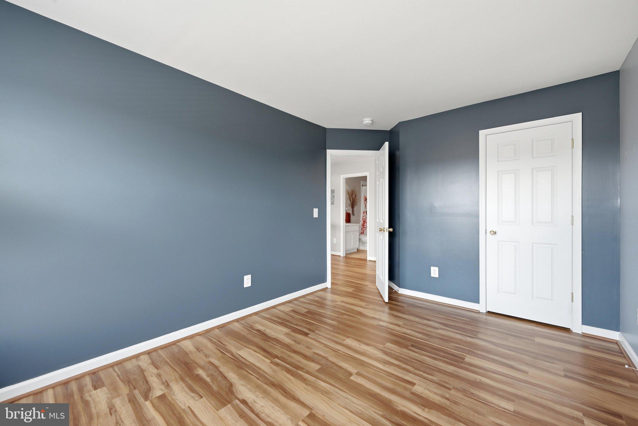 WAKELAND MANOR - Residential