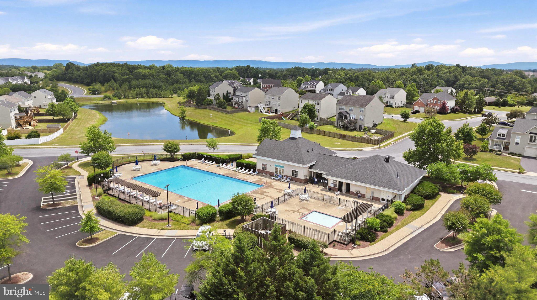 WAKELAND MANOR - Residential