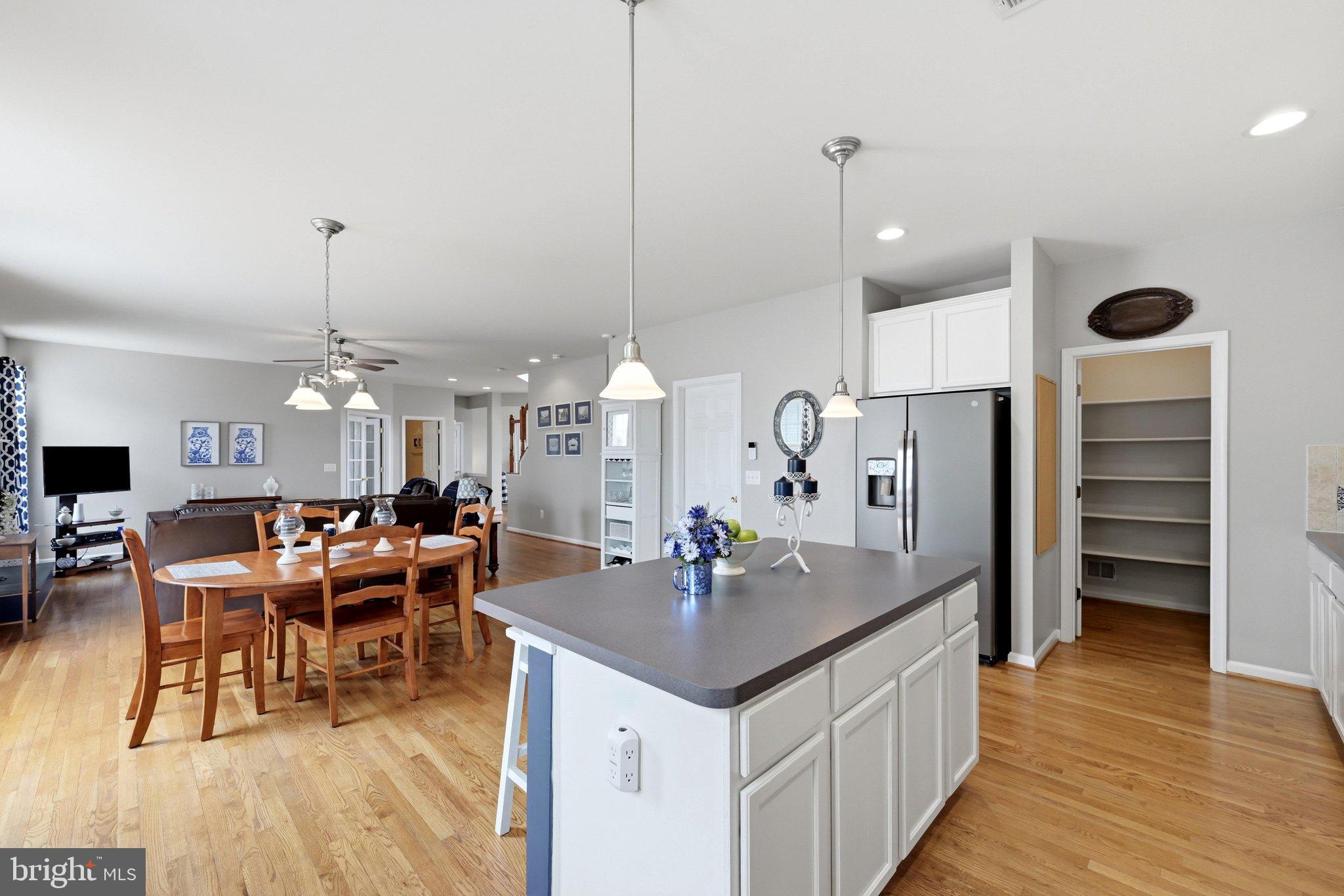 WAKELAND MANOR - Residential