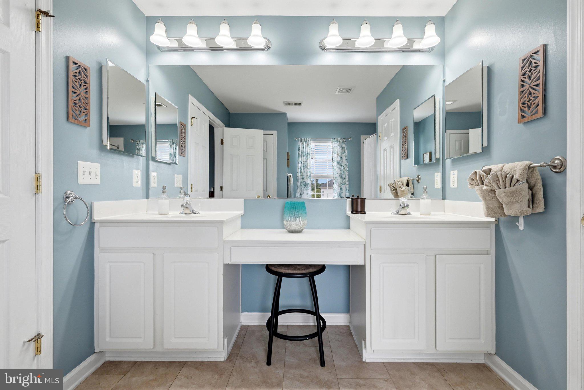 WAKELAND MANOR - Residential