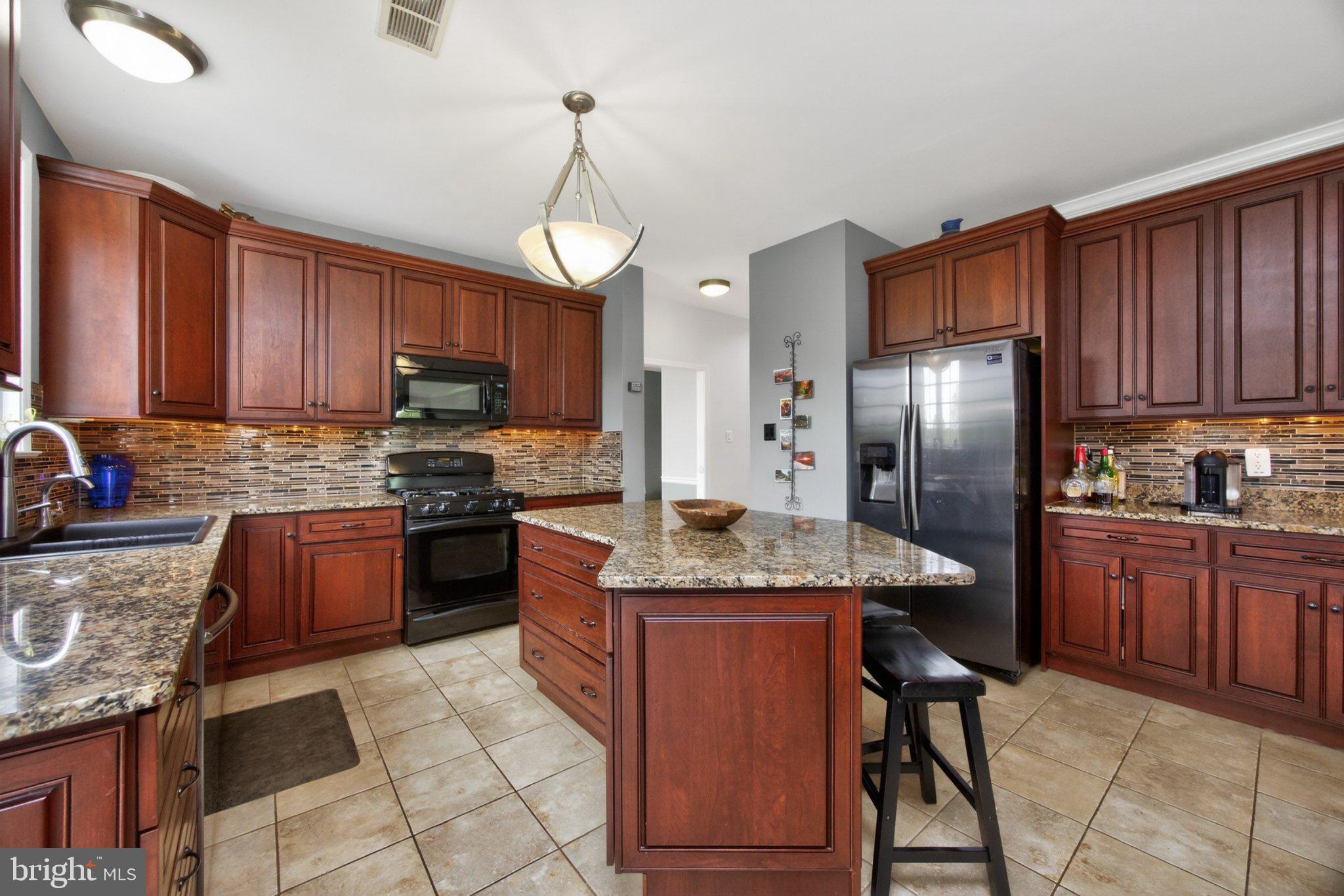 WALNUT SHADE FARM - Residential