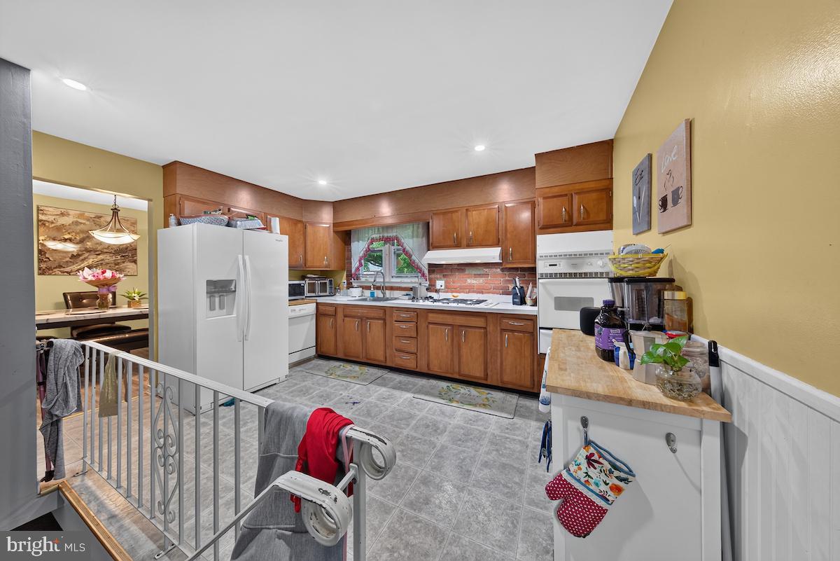 VAN DYKE VILLAGE - Residential