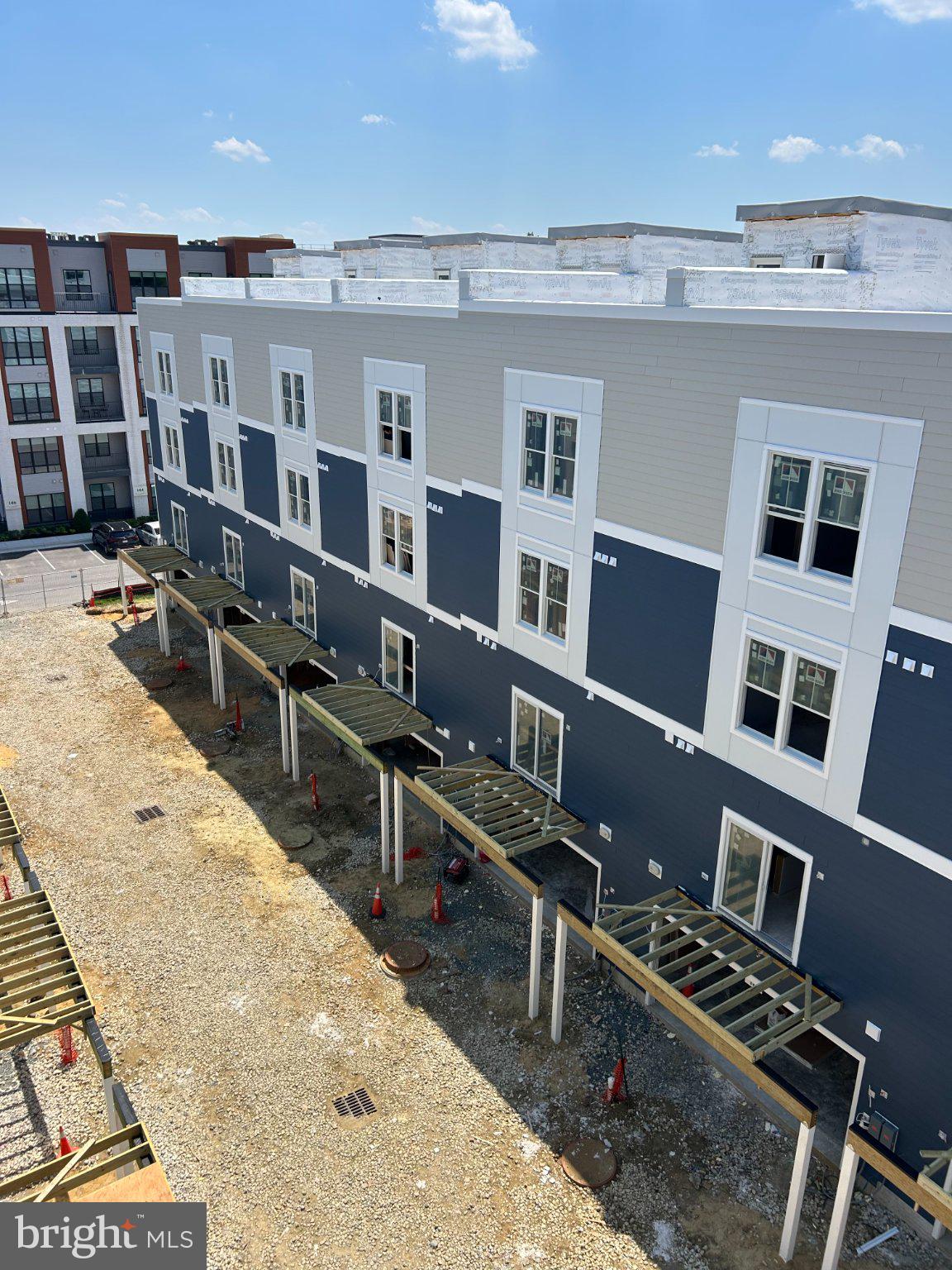 TOWNE ROW - Residential