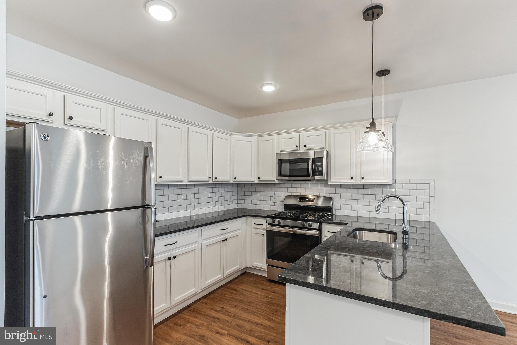 ROXBOROUGH - Residential Lease