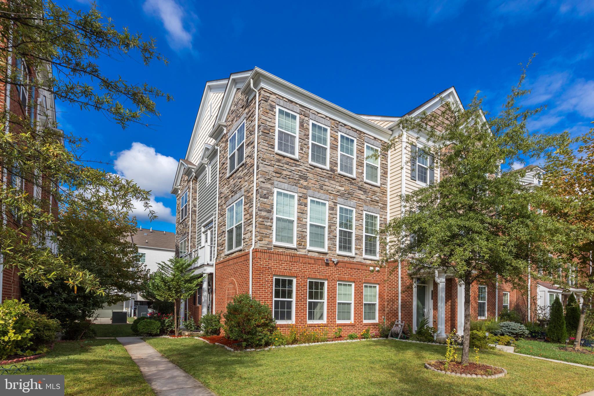 EAST GATE - Residential Lease