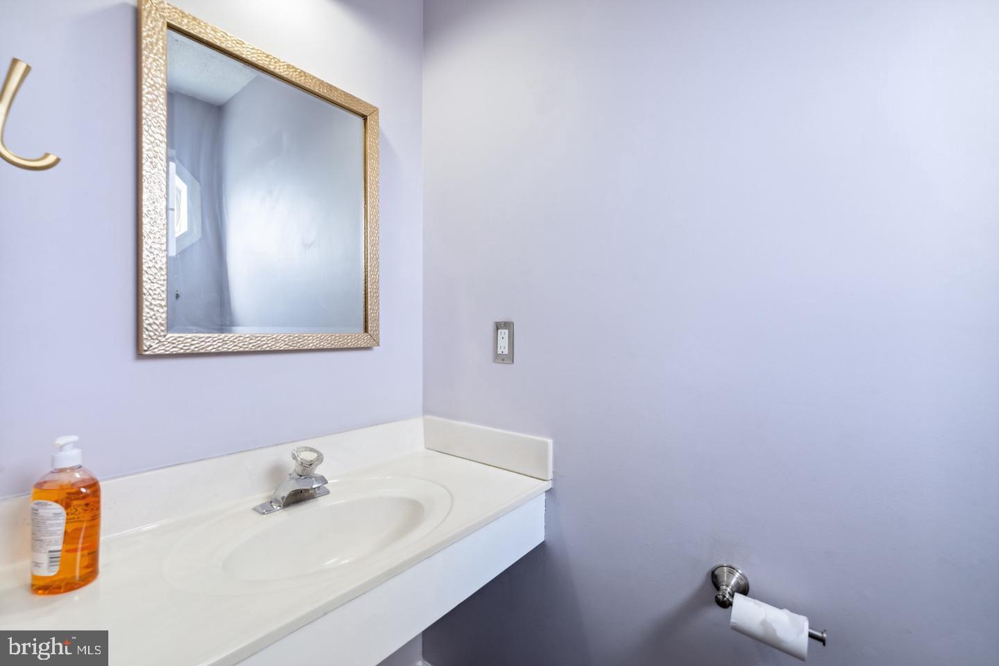 STOCKBRIDGE CONDO - Residential Lease