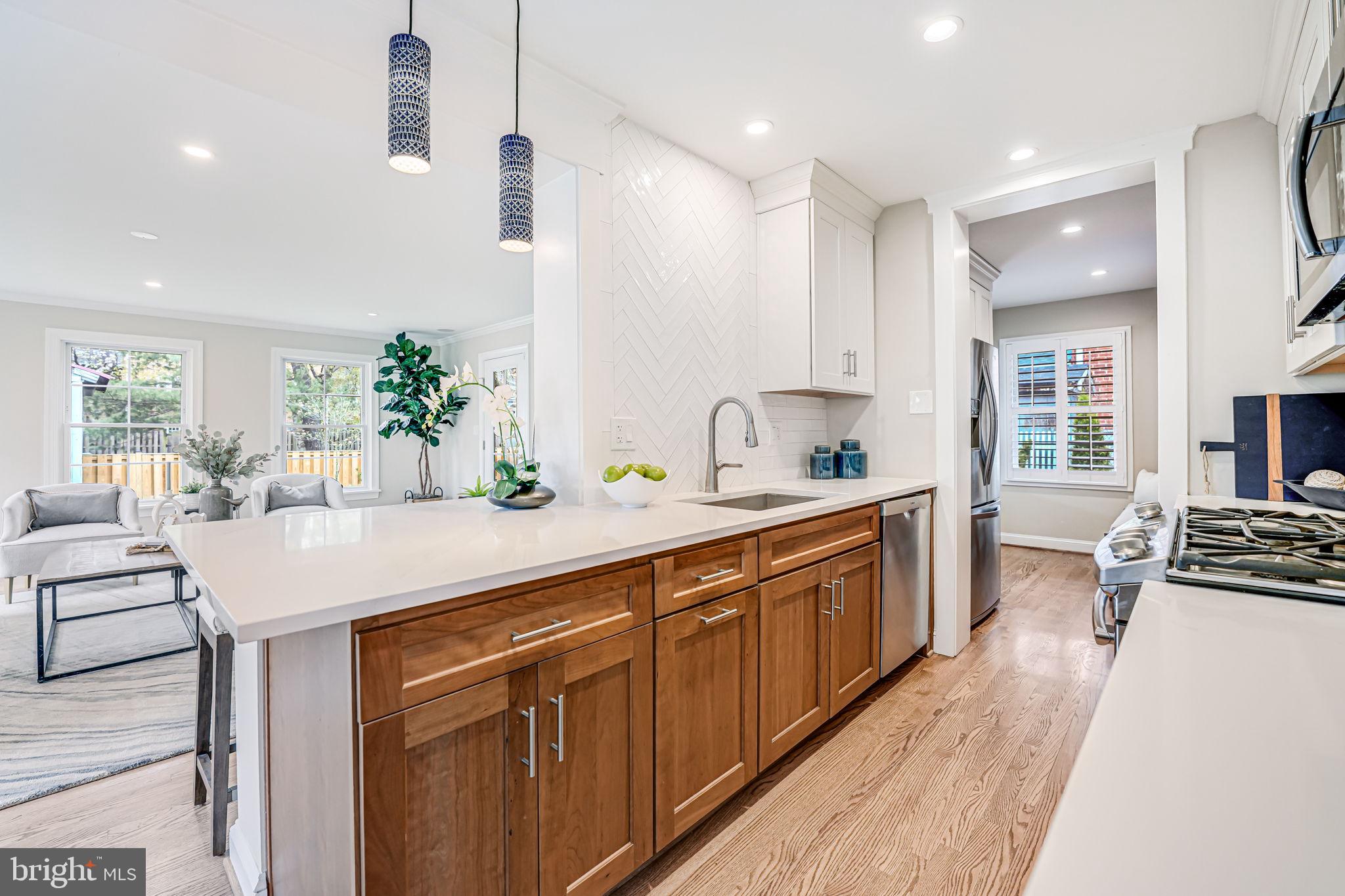 ARLINGTON HEIGHTS - Residential