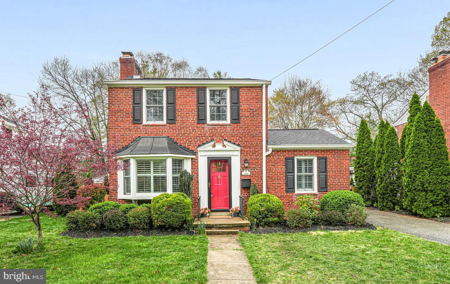 Welcome home to this stunning Arlington Heights gem! This beautiful fully renovated residence offers 2,607 square feet and three levels of elegant living space. The property was completely reimagined in 2021 with an expansive three level $350,000+ addition. Upon entering the property you will be impressed by the perfect combination of old world charm and open modern day living. The main level features a Regency high efficiency gas fireplace, gleaming hardwood floors, recessed lighting, surround sound and crown molding. The living room flows easily into the dining area and family room...a truly wonderful space for entertaining and gathering! The chef's kitchen is a culinary dream featuring 42 inch cabinets, stainless steel appliances, subway tile backsplash and beautiful white quartz countertops. Off the kitchen is an additional pantry and mud room area with side door out to the garden. The family room is light, bright and airy and features recessed lighting and walls of windows looking out to the private and exquisite covered Trek deck. The covered deck is architecturally inspired featuring ceiling fans and surround sound. There is plenty of space for dining al fresco, grilling and enjoying the private fully fenced garden that backs to private land. The large 4th bedroom with fully updated en suite bath, walk in closet and attic storage completes the main level of the home.

The upper level has three spacious bedrooms and two fully renovated baths. The primary bedroom has crown molding and a large custom closet. The bathroom renovations feature timeless and tasteful finishes throughout. The current owners designed an upper level laundry area off the primary bedroom near the linen closet. The laundry hook up is fully functional. This can be utilized immediately if preferred to the laundry area in the basement. In addition, there are two large attic spaces for ample storage on the second level.

The basement has a finished area with fireplace (as is). The unfinished addition area and utility space is ready for creative imagination for a terrific recreation room or home gym! The property also has an oversized driveway so there is plenty of off street parking,

Location, location, location! South Jackson Street is a charming tree lined neighborhood in the heart of South Arlington! Just a short stroll to Ruthie's All Day (the best!), Fleet Elementary and The Thomas Jefferson Recreation Center! Minutes to Ballston and Clarendon, with every amenity and convenience at your fingertips....shops, grocery, restaurants and more! Easy access to all major commuter routes, Metro and less than 5 miles to Reagan National Airport.

Other notable features include:

(-Gas furnace (downstairs) and electric heat pump (upstairs) - 2 separate zones
-nest products (smoke alarms and thermostat)
-new sewer line with life time guarantee
-2 sump pumps
-new roof
-new water heater
-new windows)

This home is a perfect blend of modern amenities and classic charm, offering a lifestyle of comfort and convenience in a vibrant community. Don't miss the opportunity to make this exceptional property your new home.