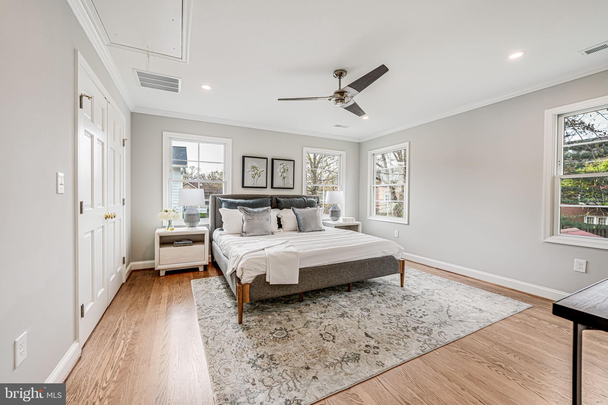 ARLINGTON HEIGHTS - Residential