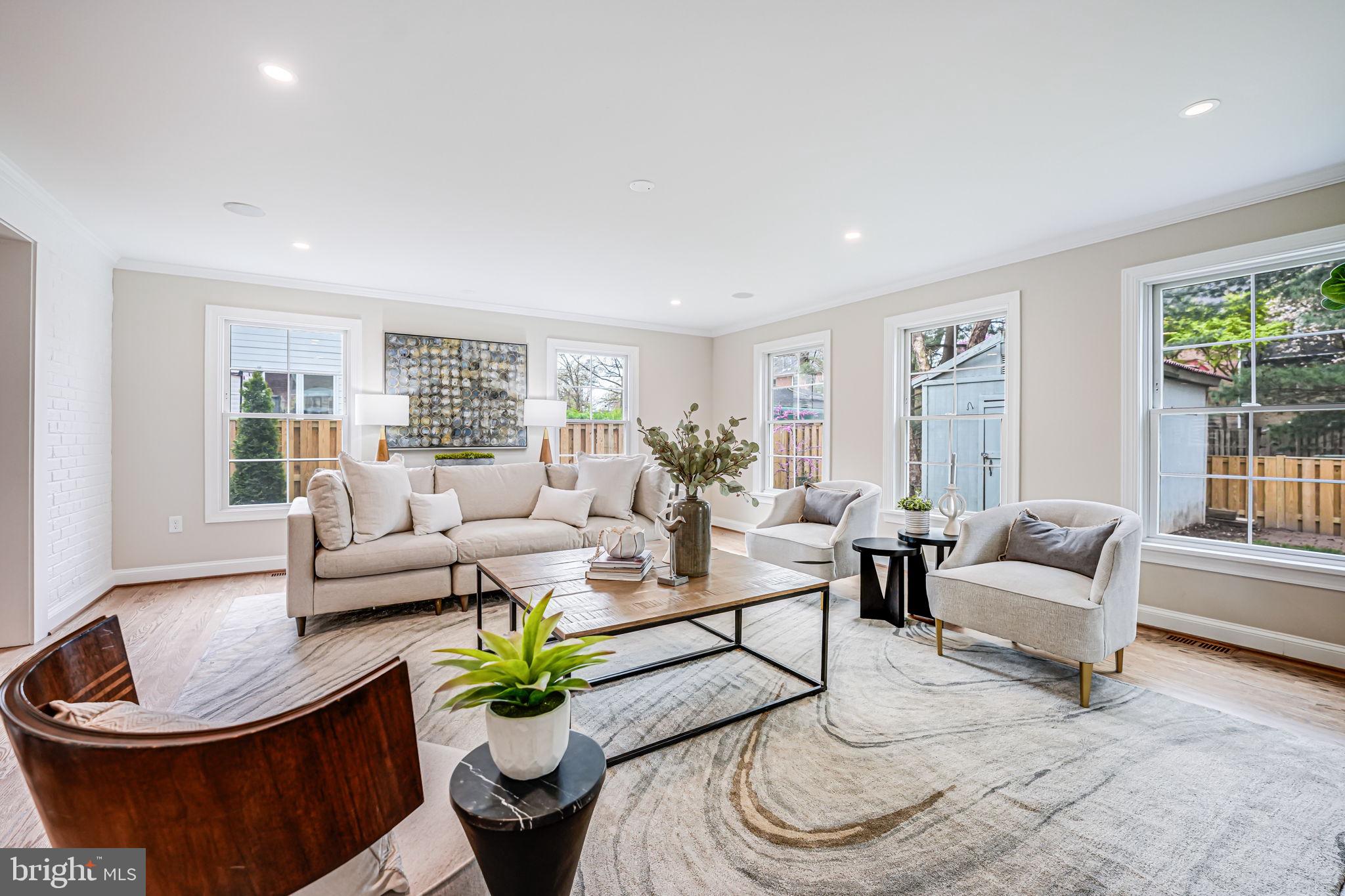 ARLINGTON HEIGHTS - Residential